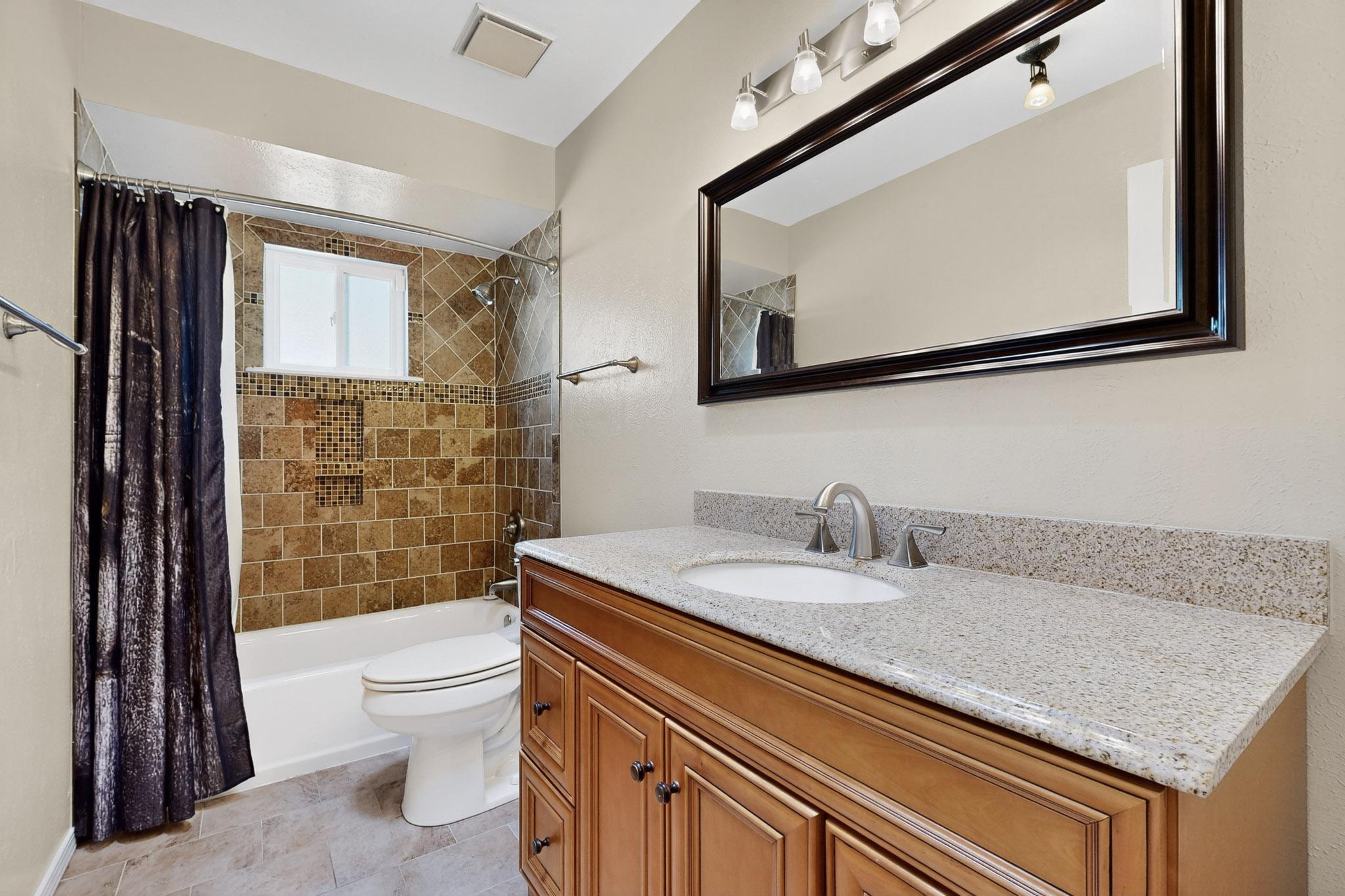 9141 HILTON Avenue NE