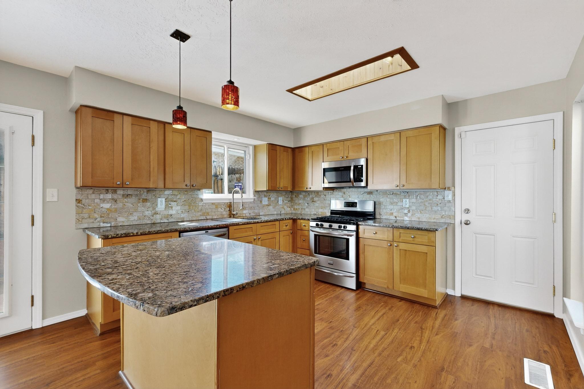 9141 HILTON Avenue NE