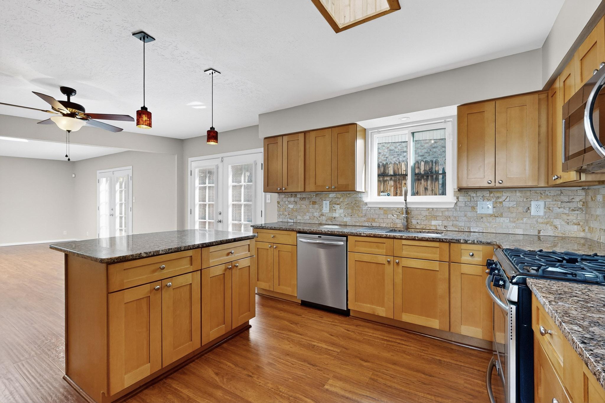 9141 HILTON Avenue NE