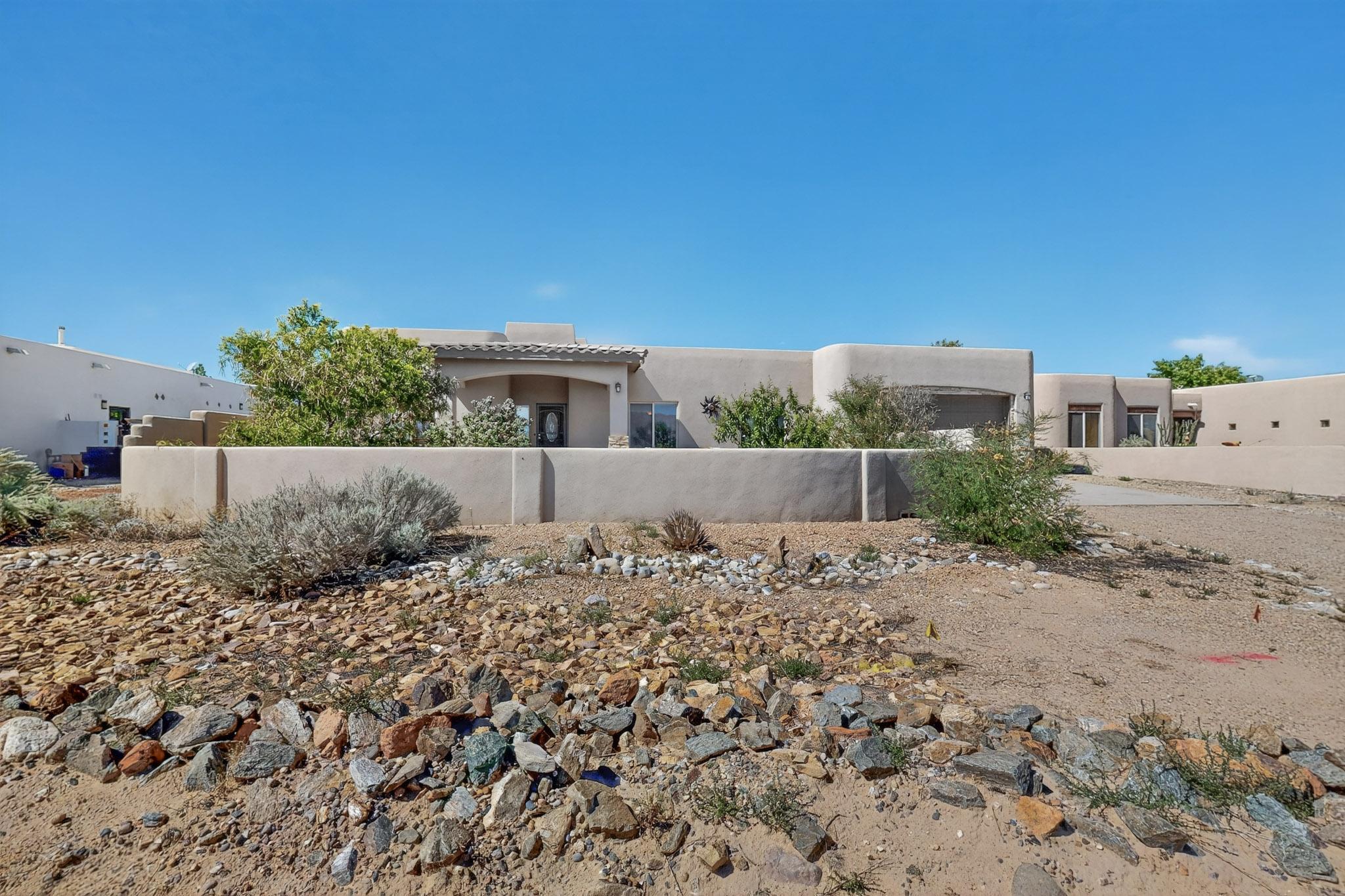 525 MONTERREY Road NE