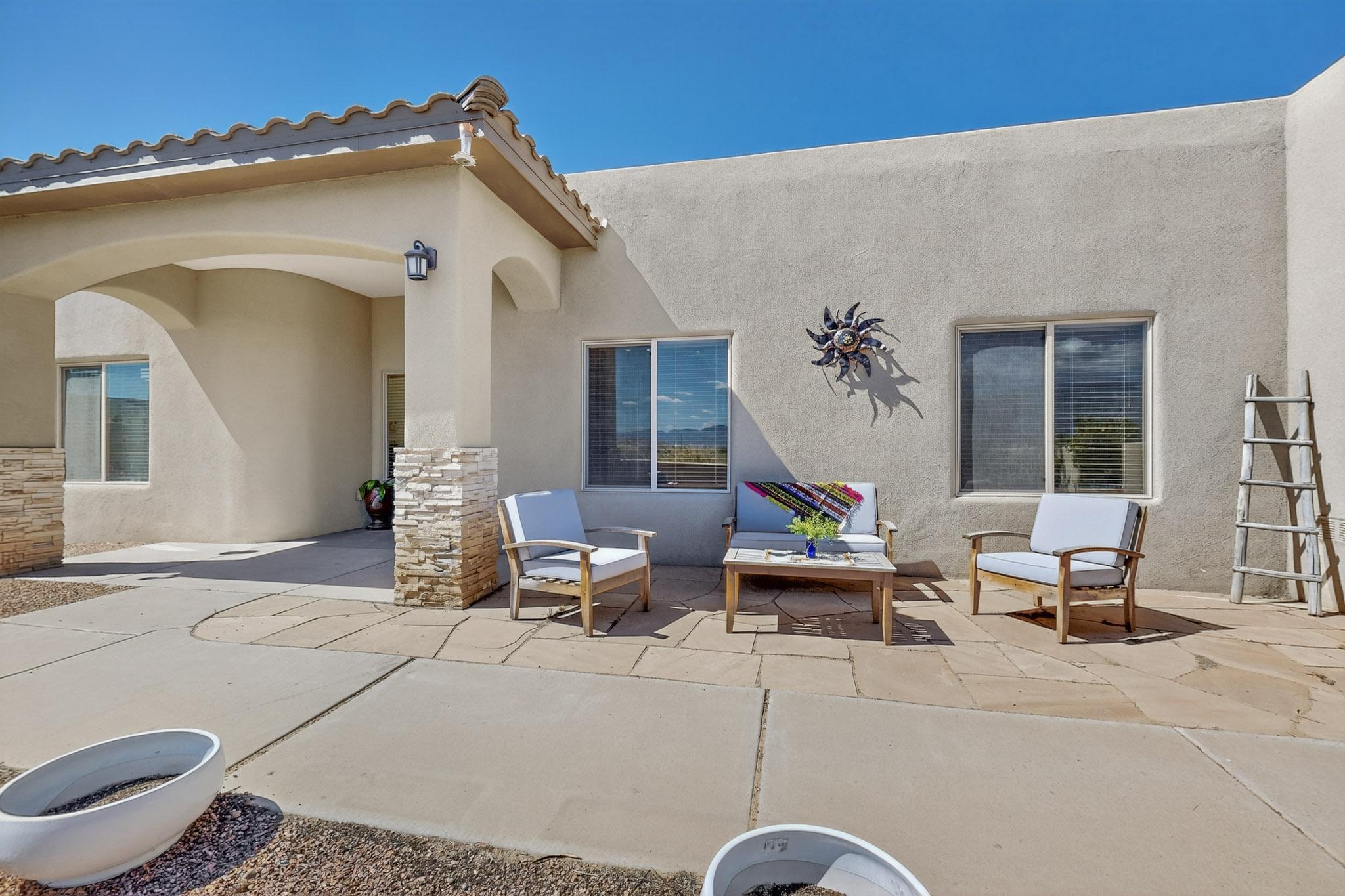 525 MONTERREY Road NE