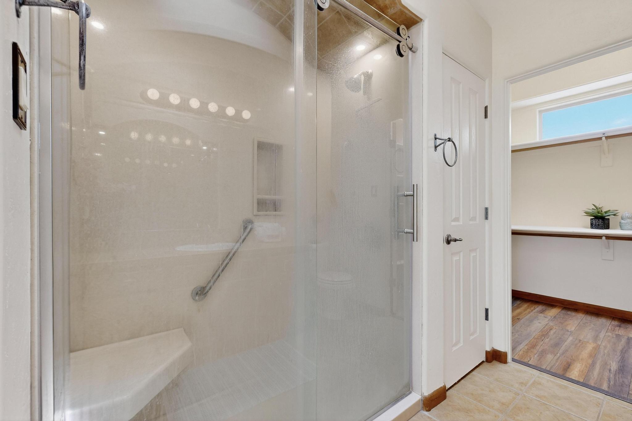 525 MONTERREY Road NE