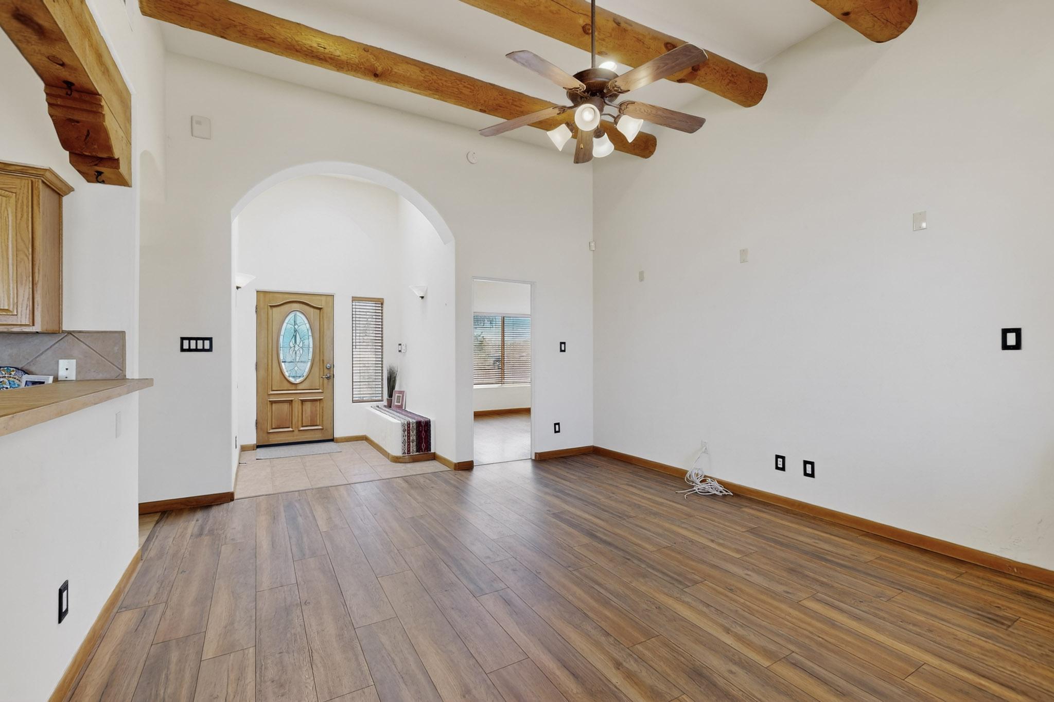 525 MONTERREY Road NE