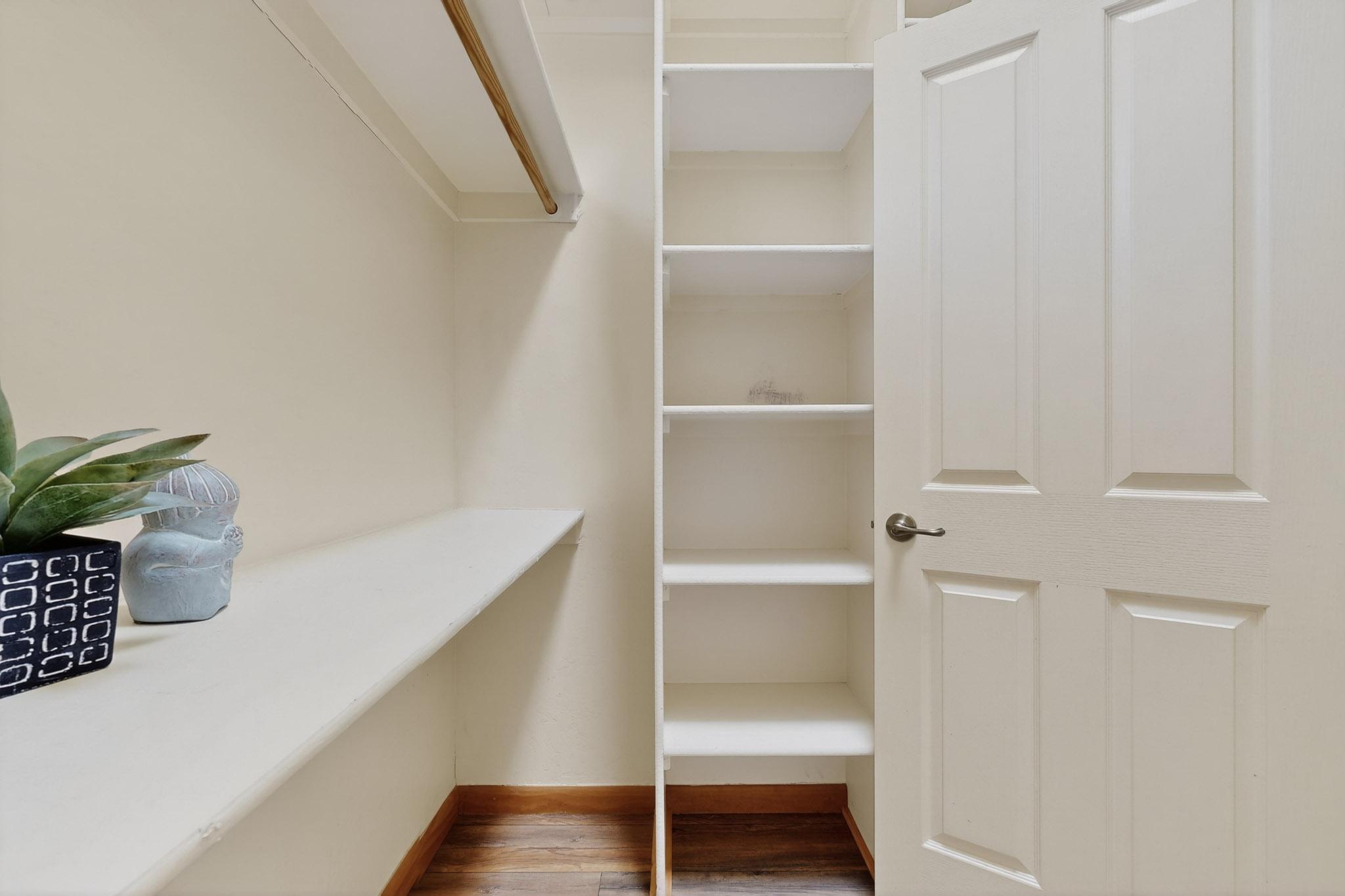 525 MONTERREY Road NE