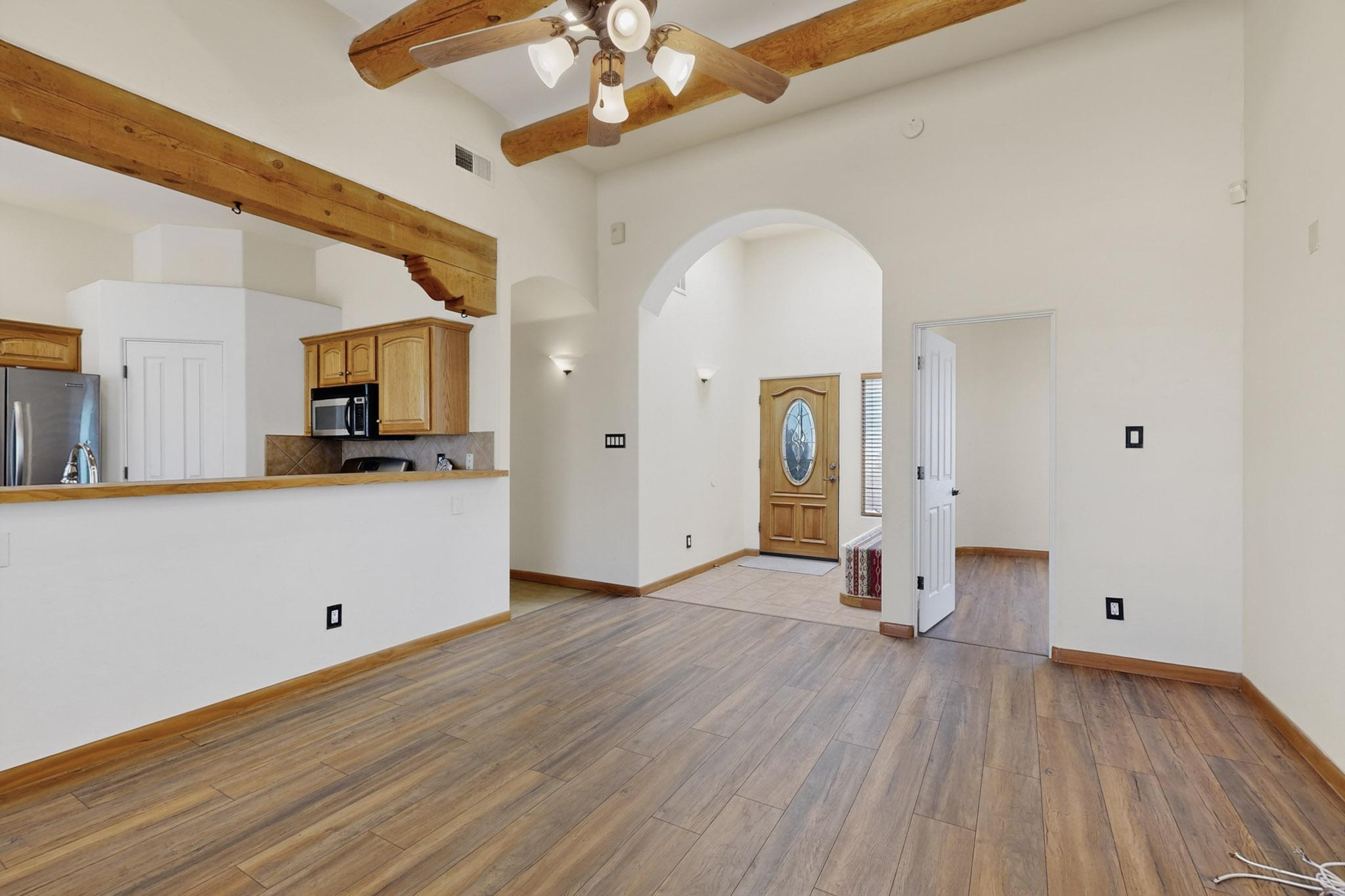 525 MONTERREY Road NE