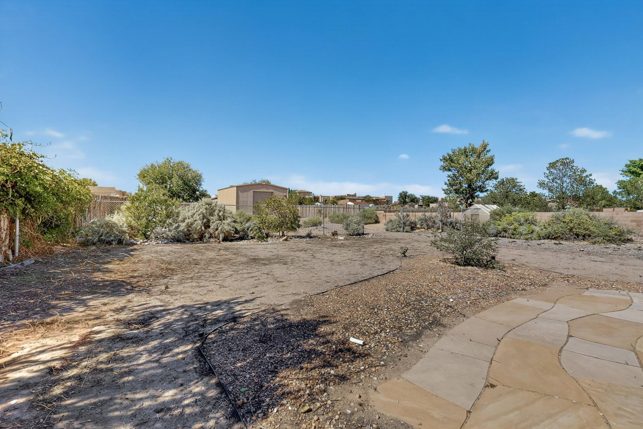 525 MONTERREY Road NE