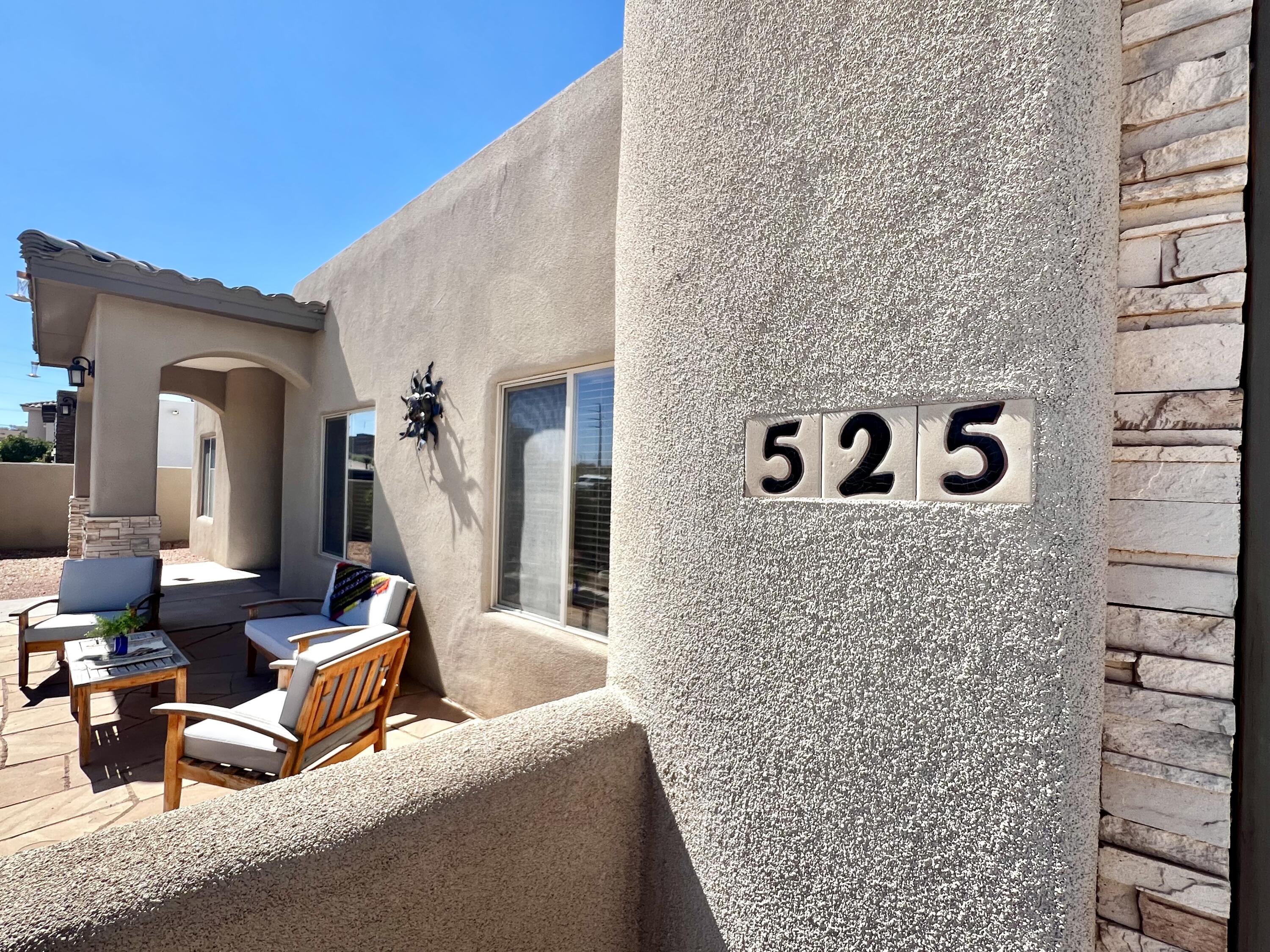 525 MONTERREY Road NE