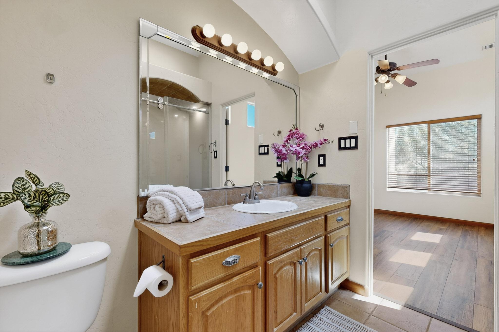 525 MONTERREY Road NE