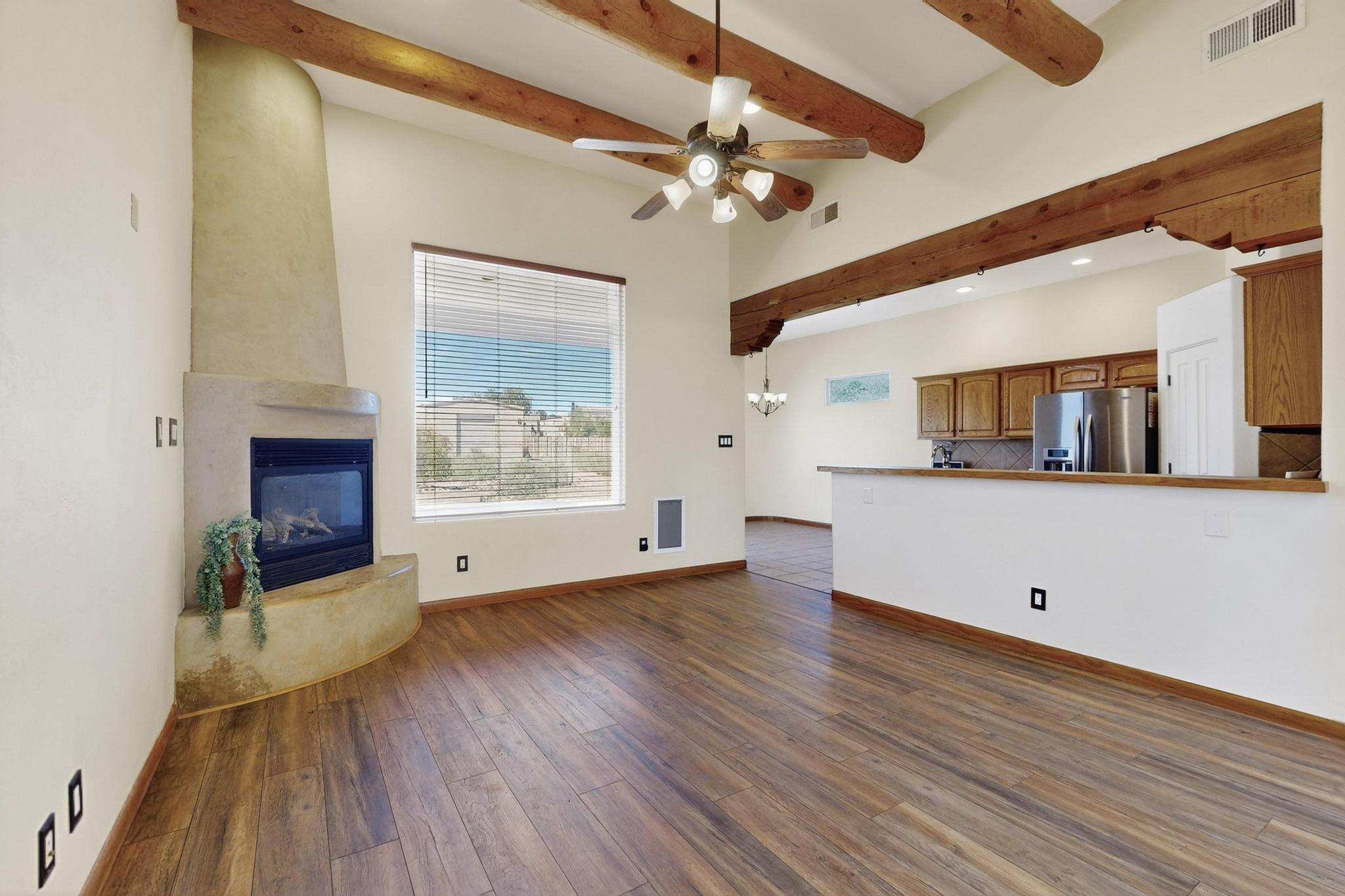 525 MONTERREY Road NE