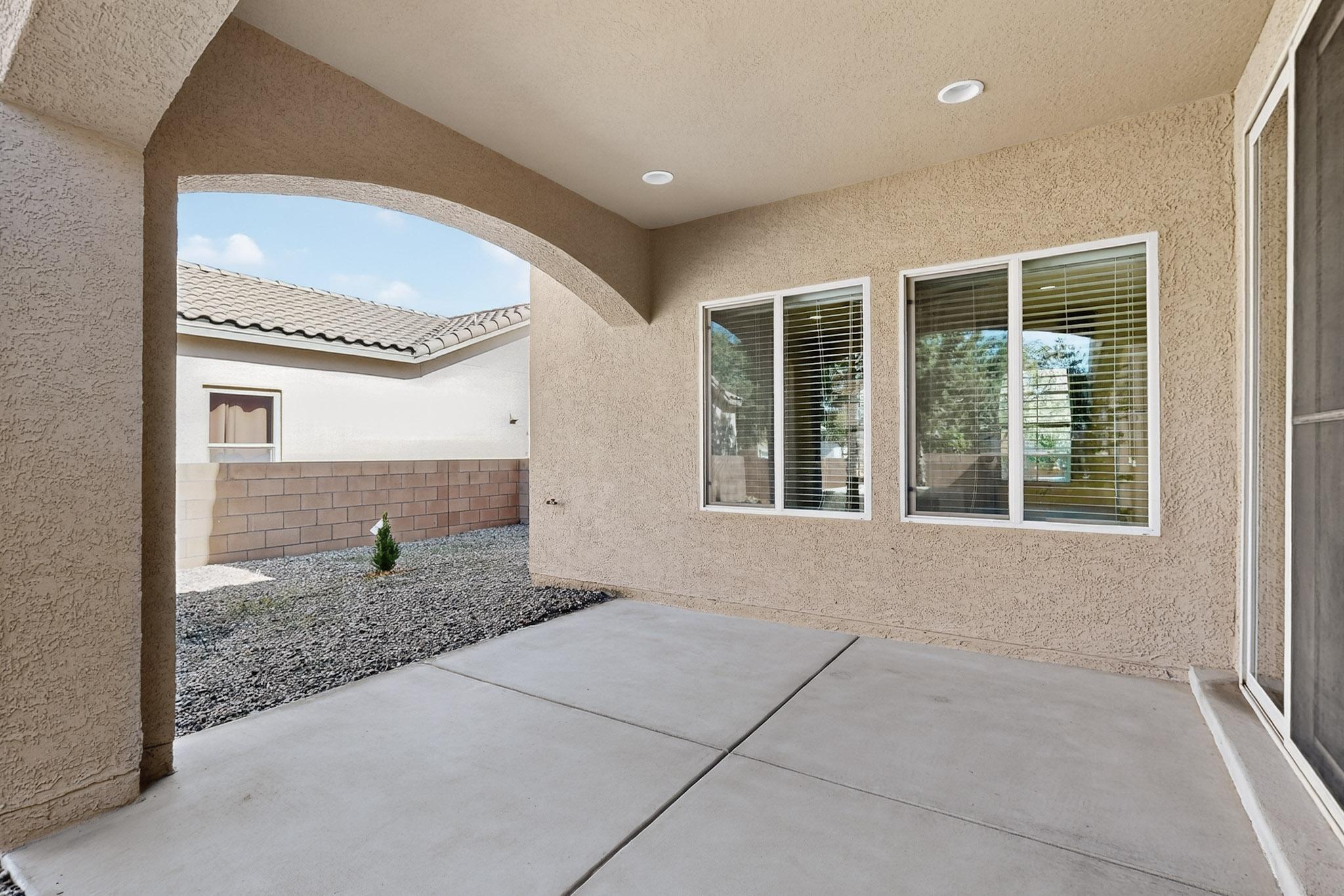 5719 BOURKE-WHITE Drive SE