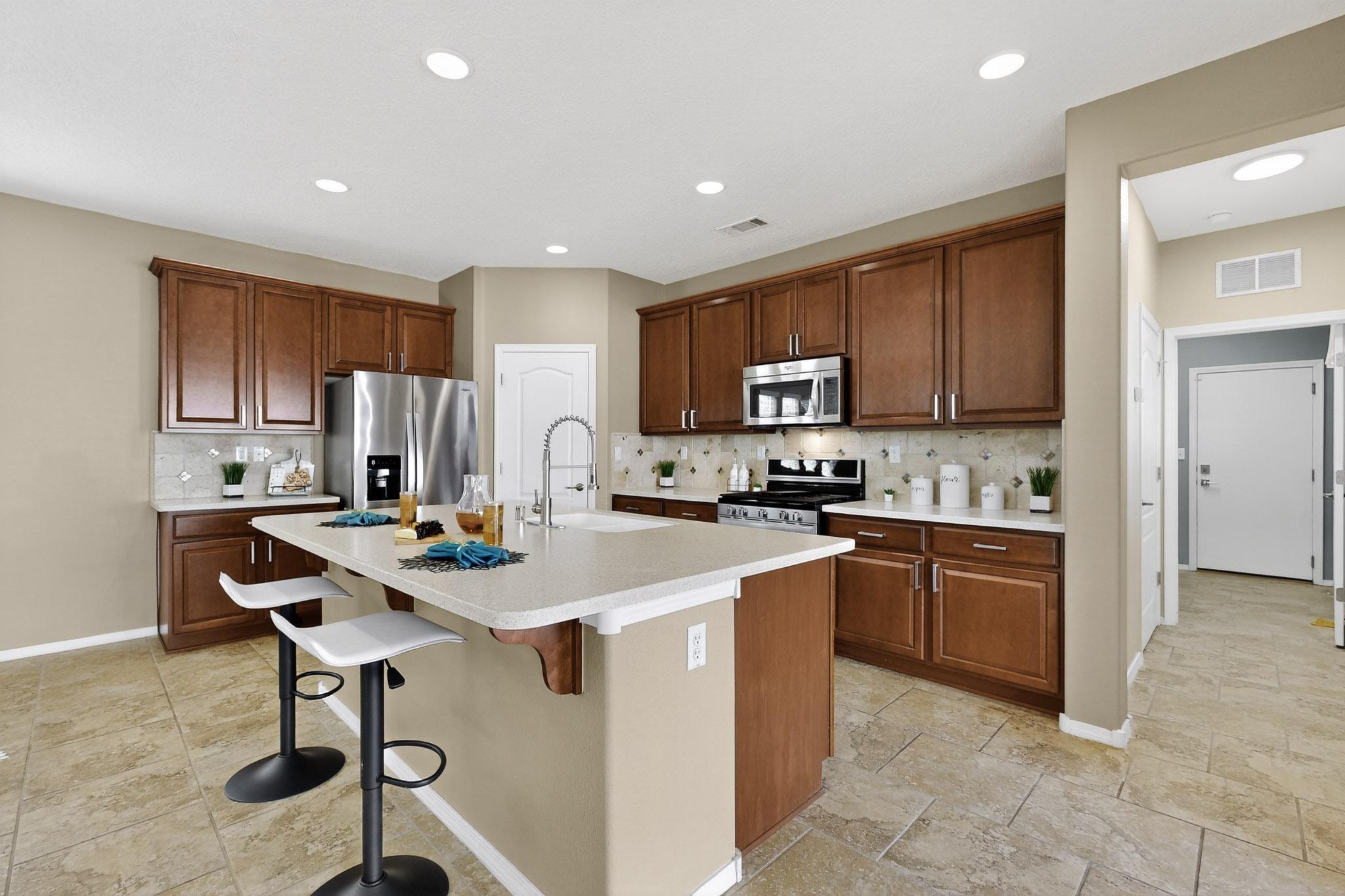 5719 BOURKE-WHITE Drive SE