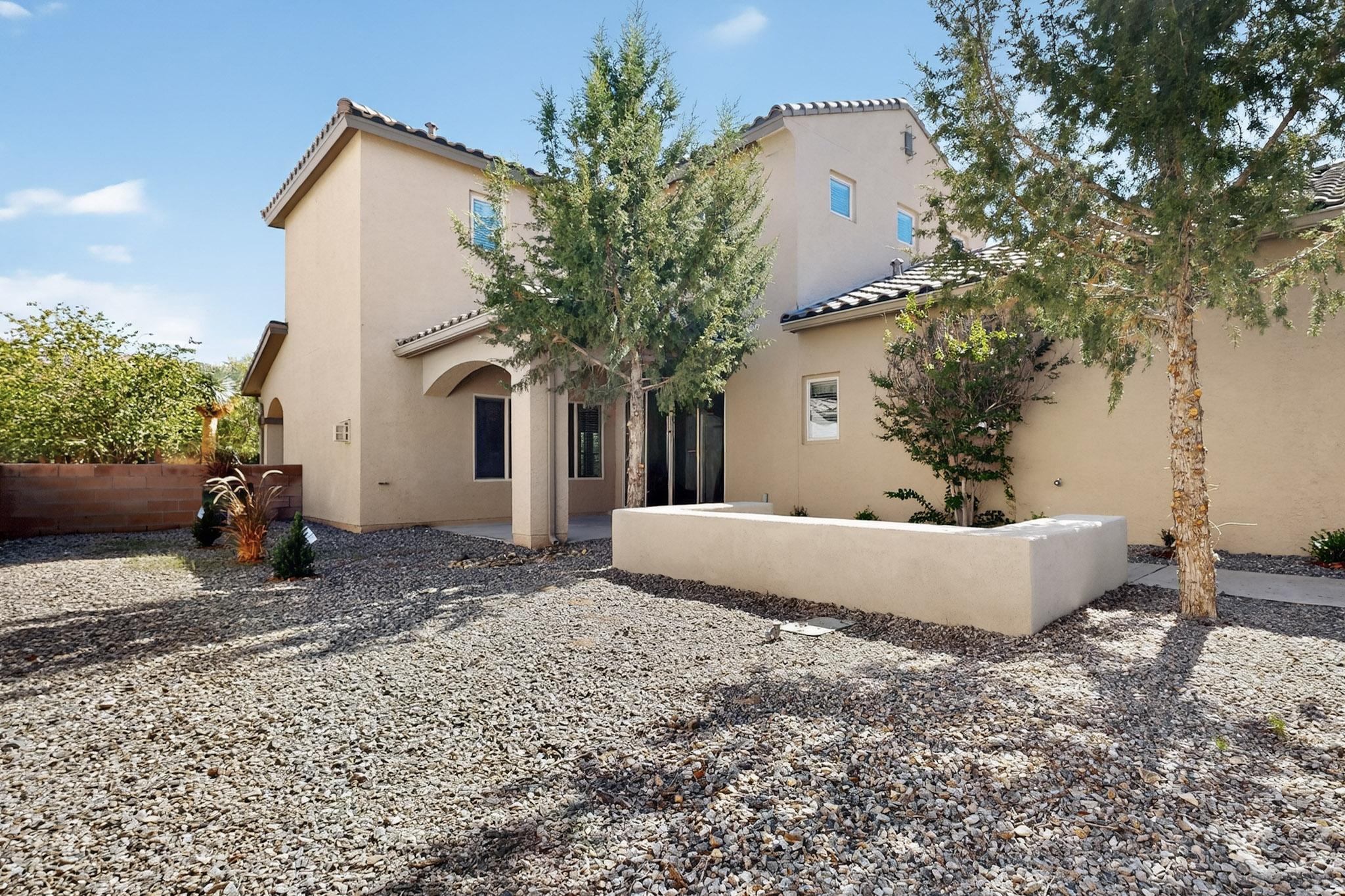 5719 BOURKE-WHITE Drive SE