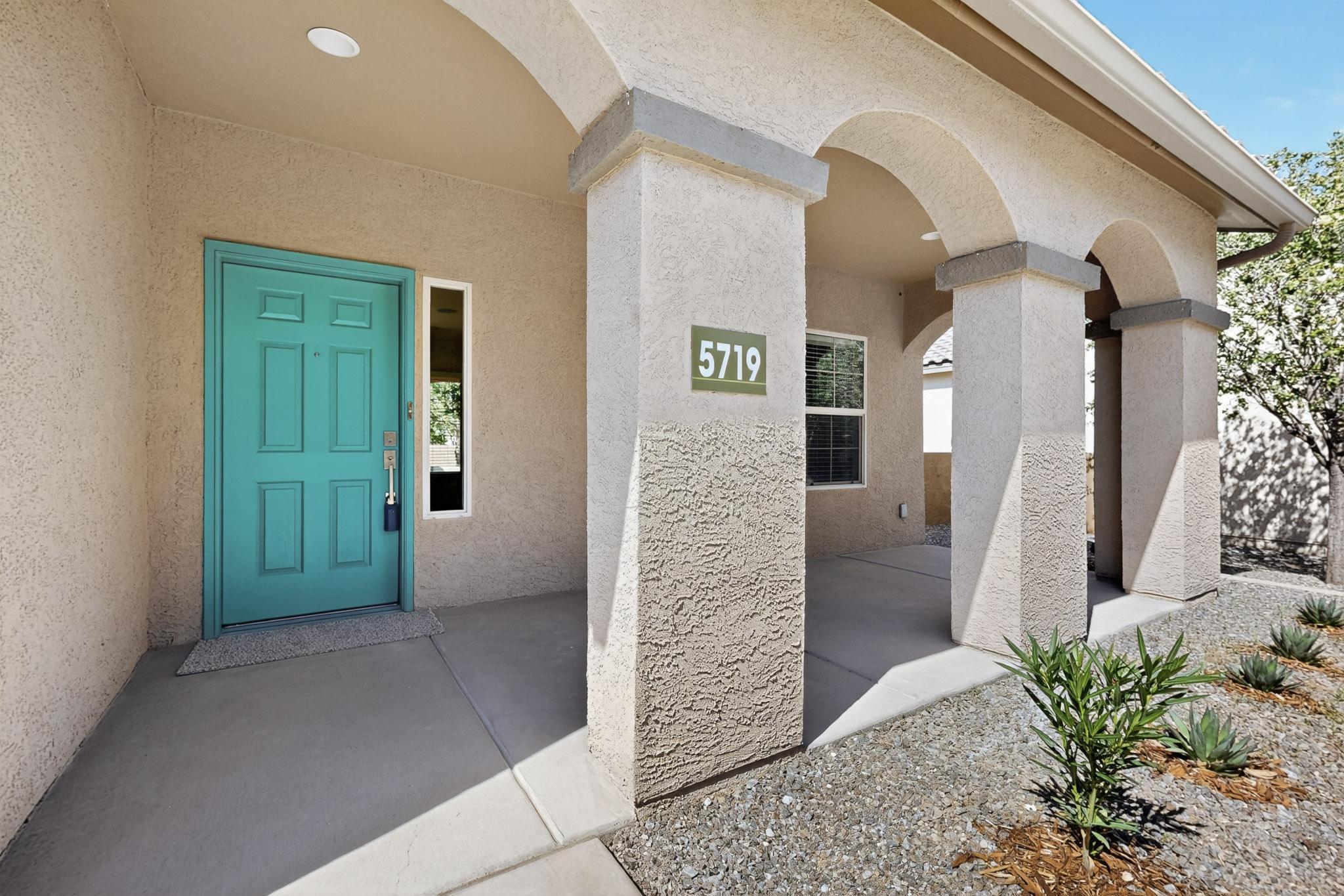 5719 BOURKE-WHITE Drive SE