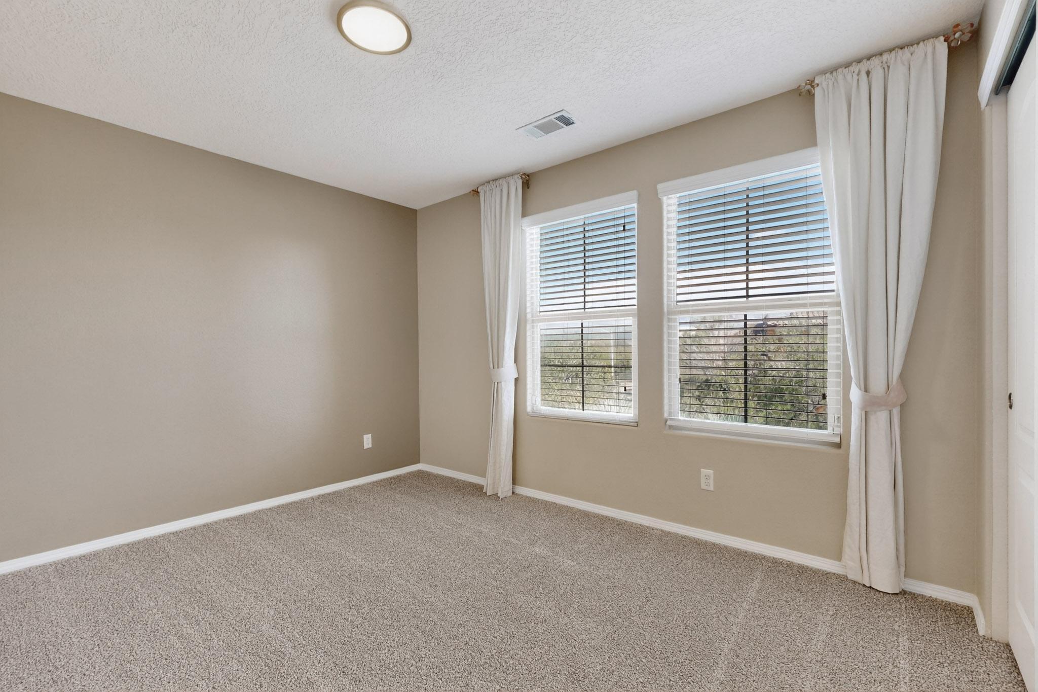 5719 BOURKE-WHITE Drive SE