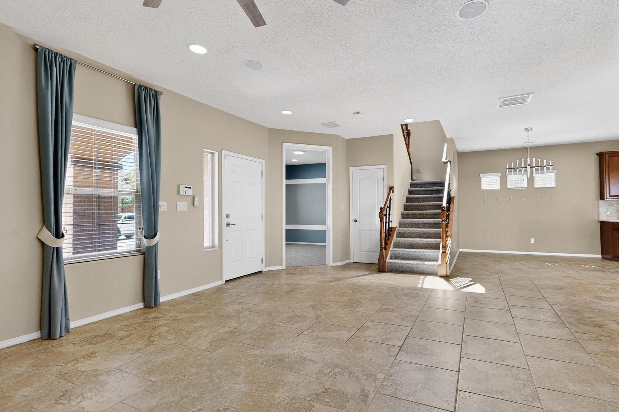 5719 BOURKE-WHITE Drive SE