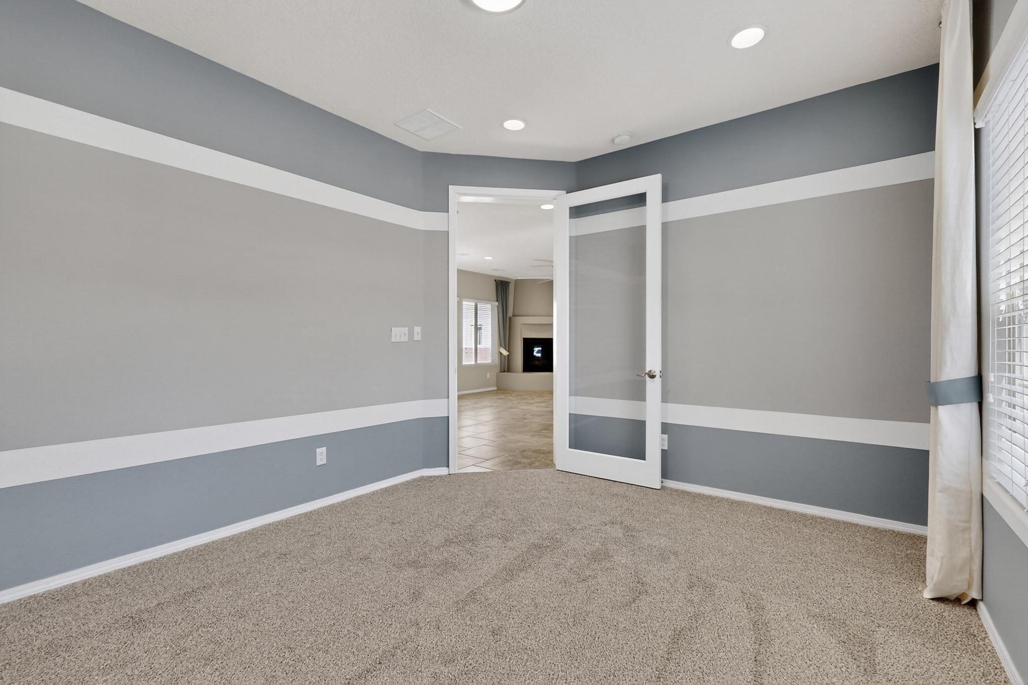 5719 BOURKE-WHITE Drive SE