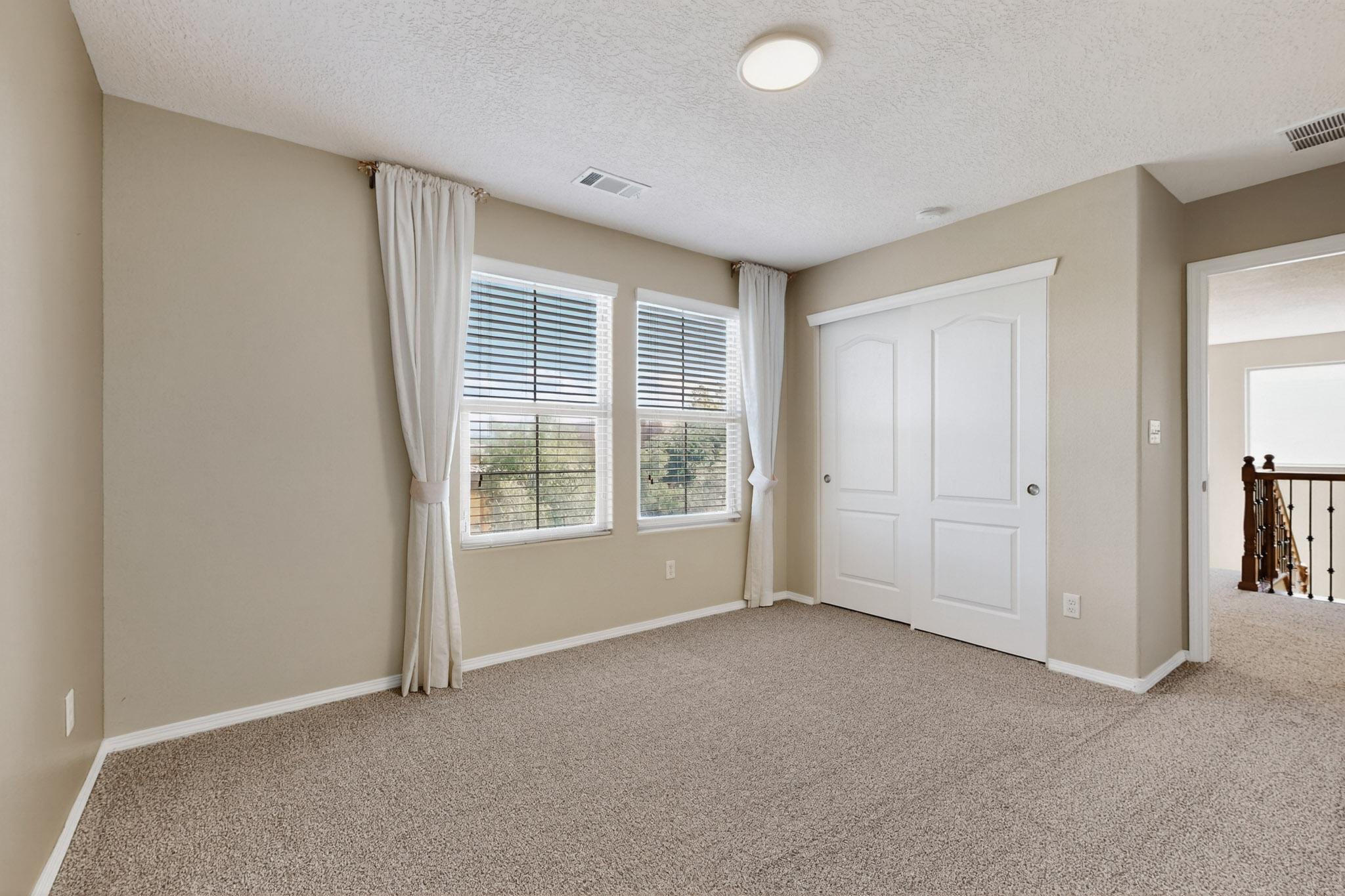 5719 BOURKE-WHITE Drive SE