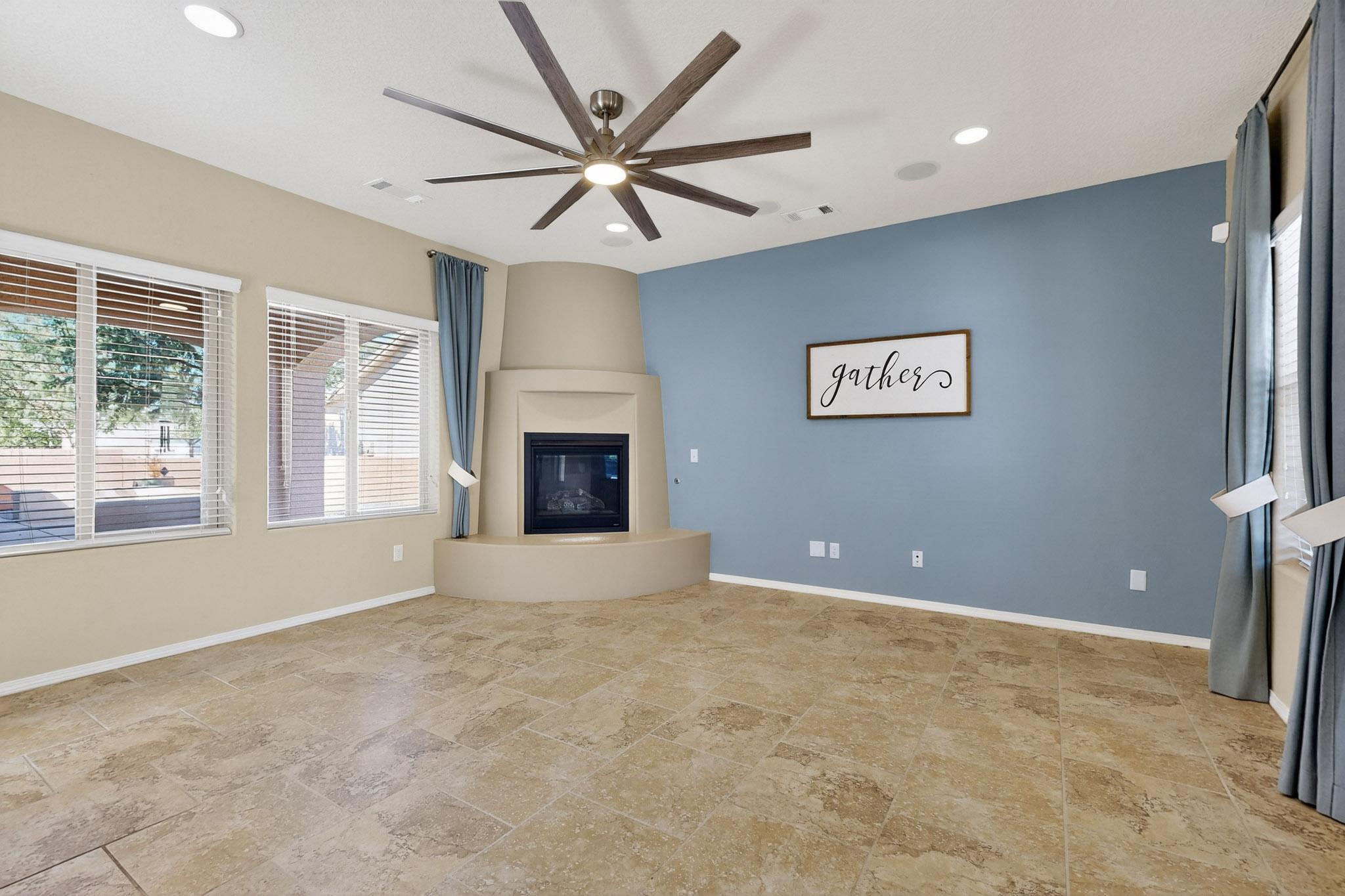 5719 BOURKE-WHITE Drive SE