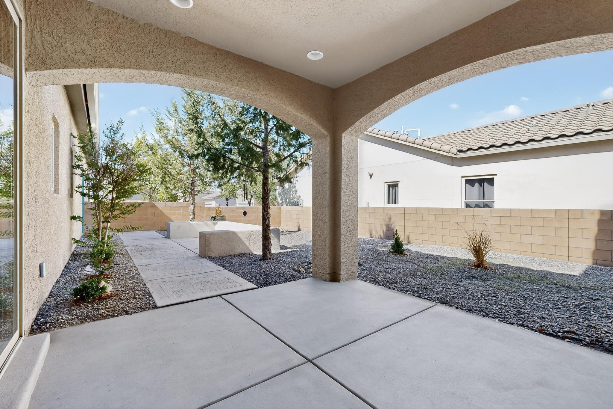 5719 BOURKE-WHITE Drive SE