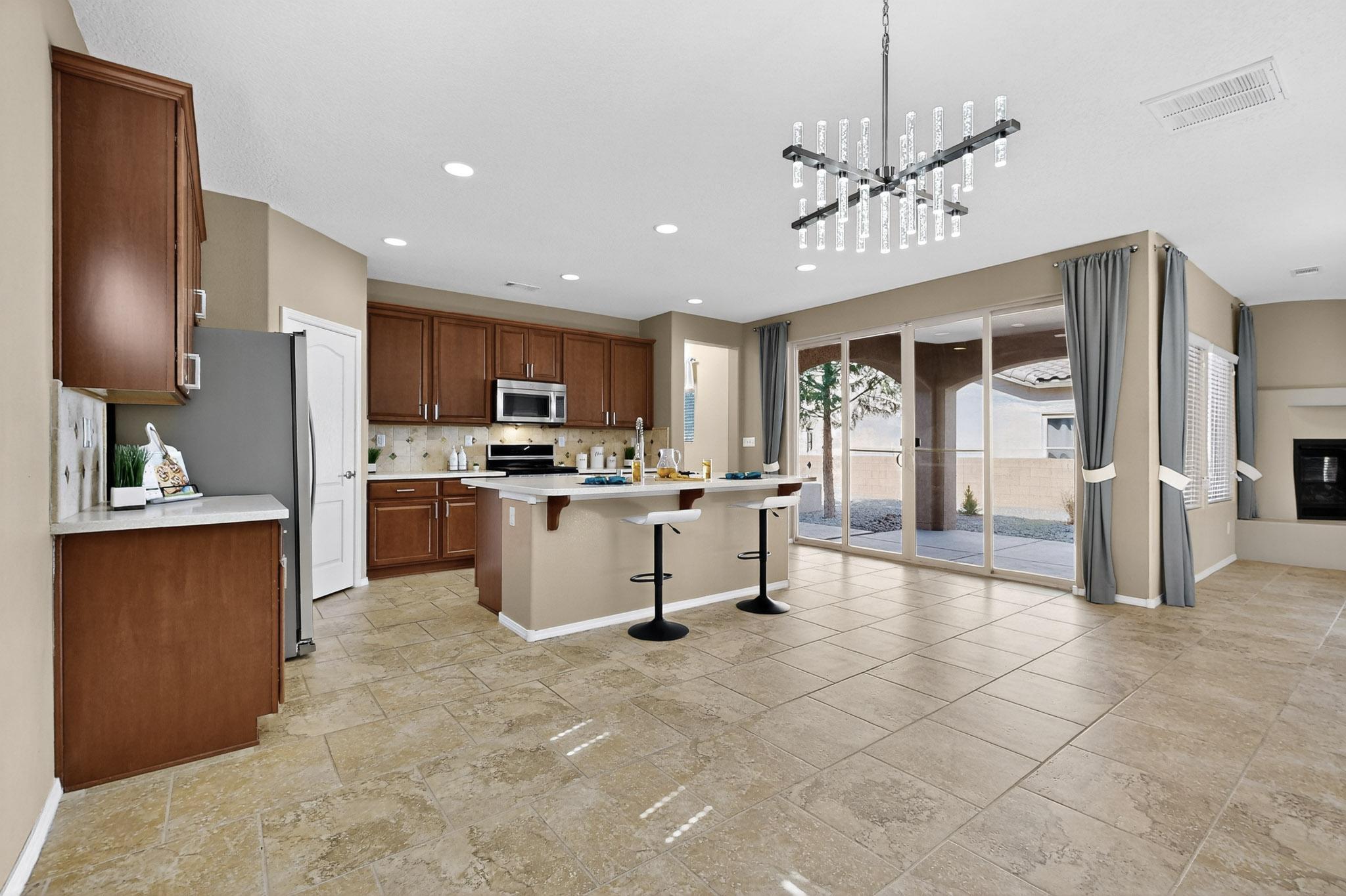 5719 BOURKE-WHITE Drive SE