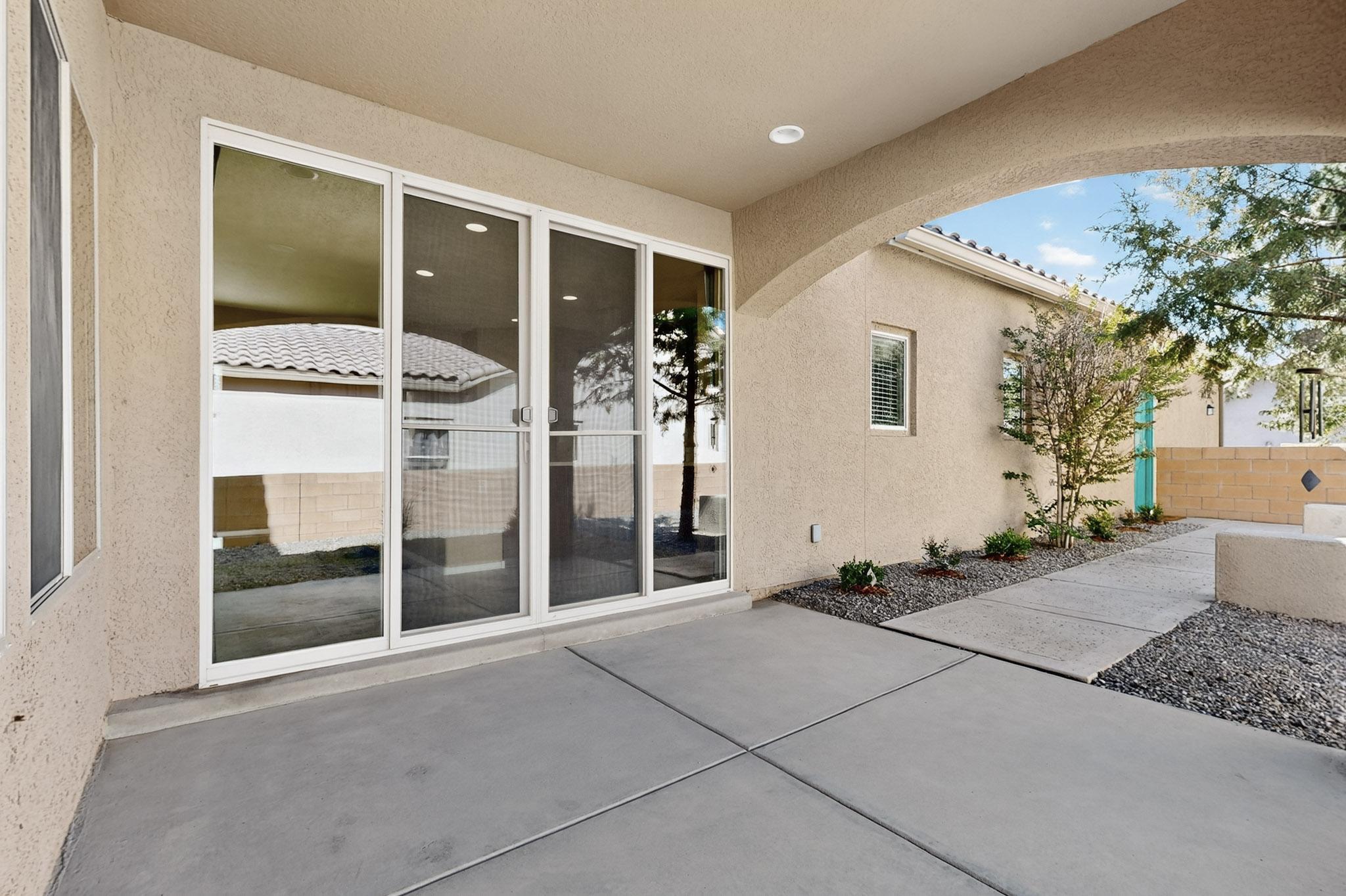 5719 BOURKE-WHITE Drive SE