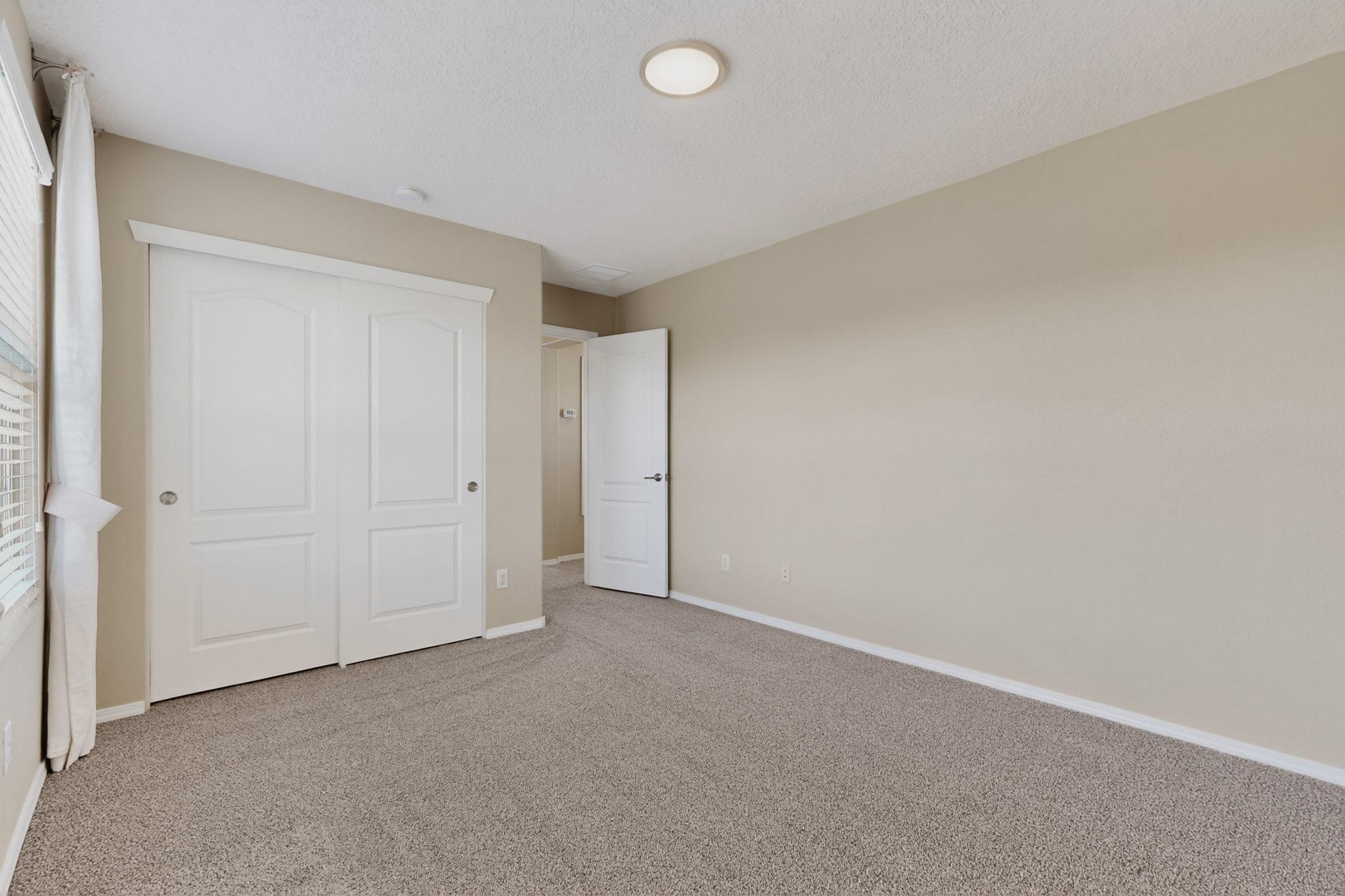 5719 BOURKE-WHITE Drive SE