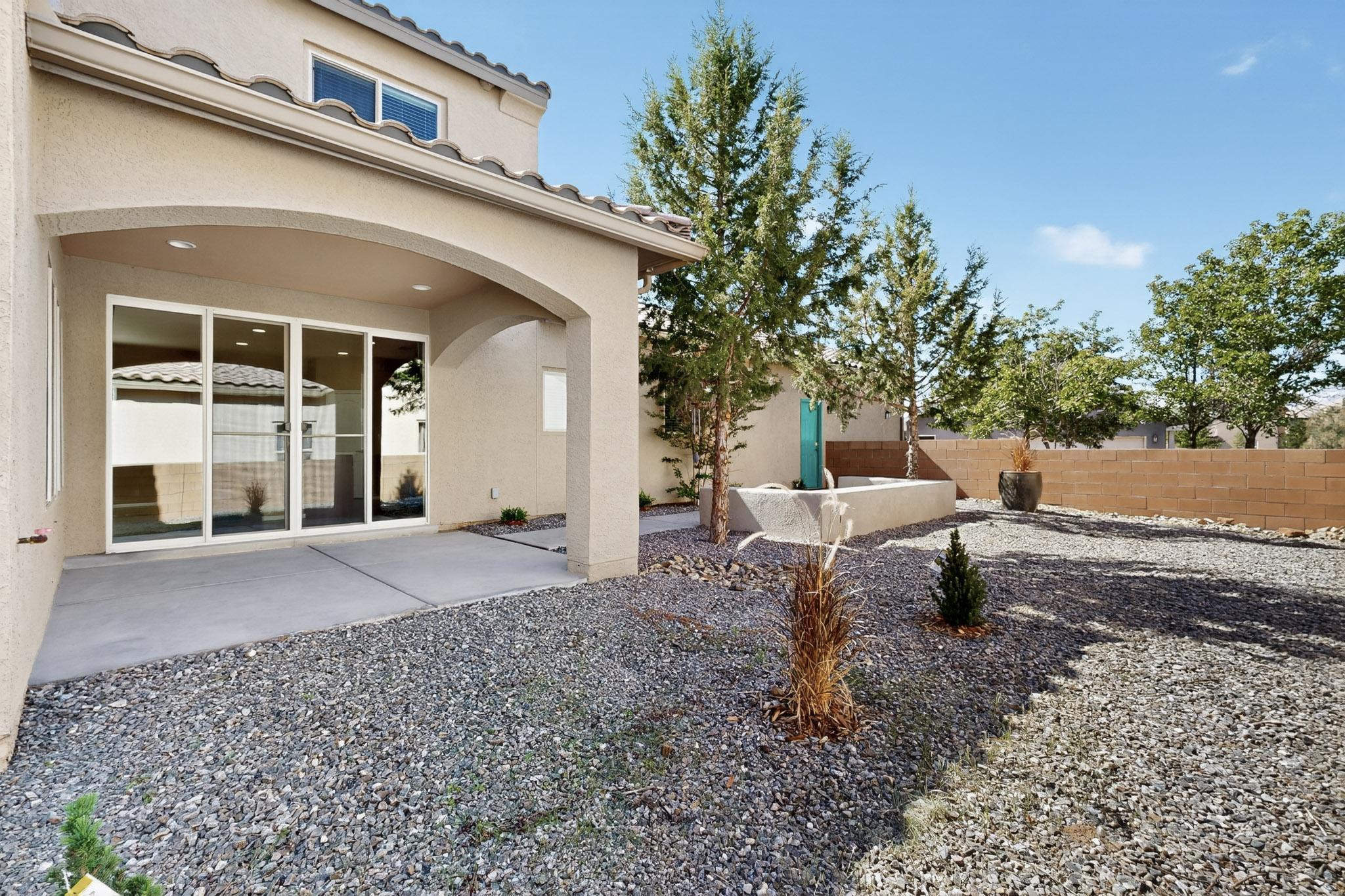 5719 BOURKE-WHITE Drive SE