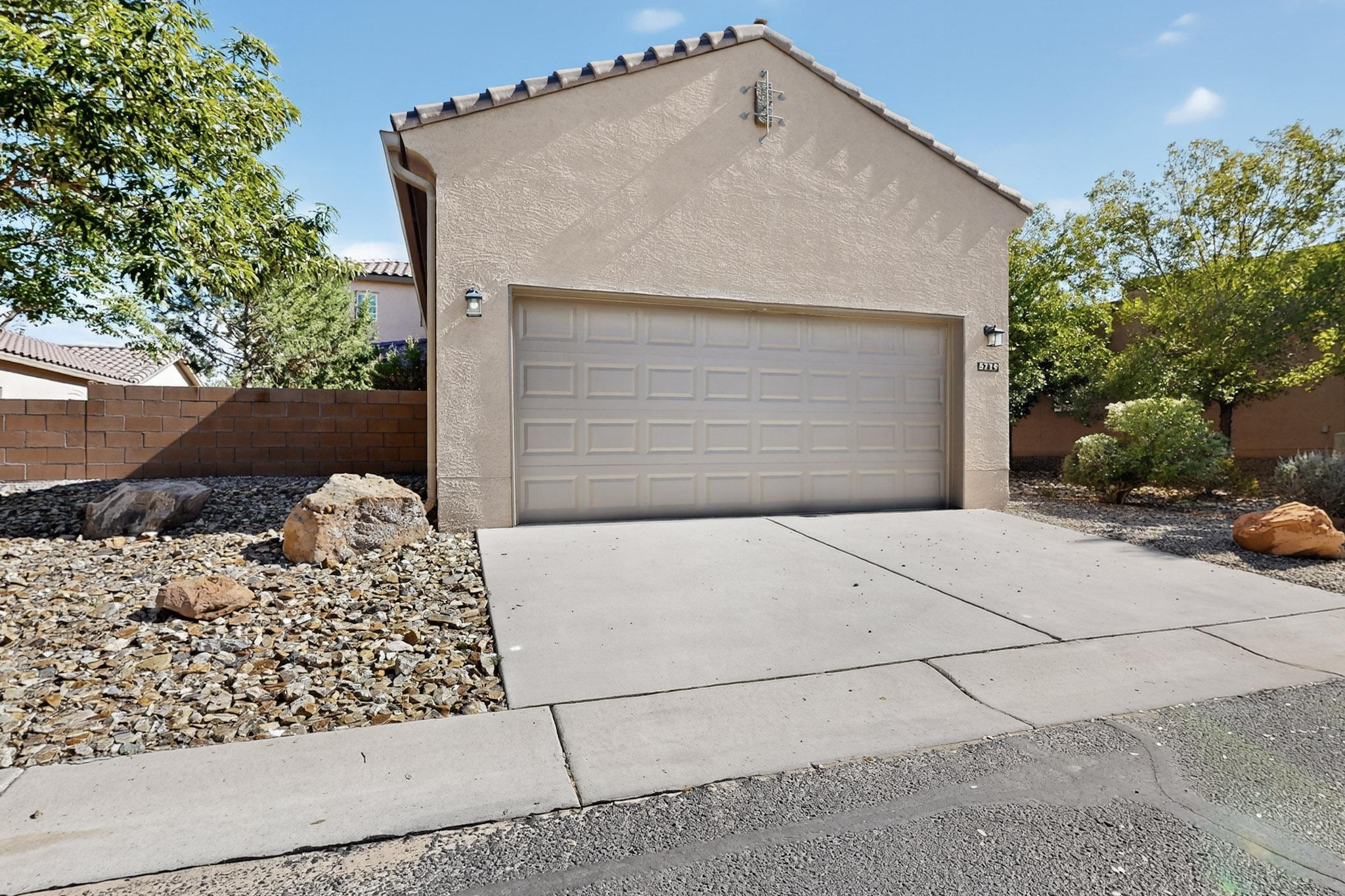 5719 BOURKE-WHITE Drive SE