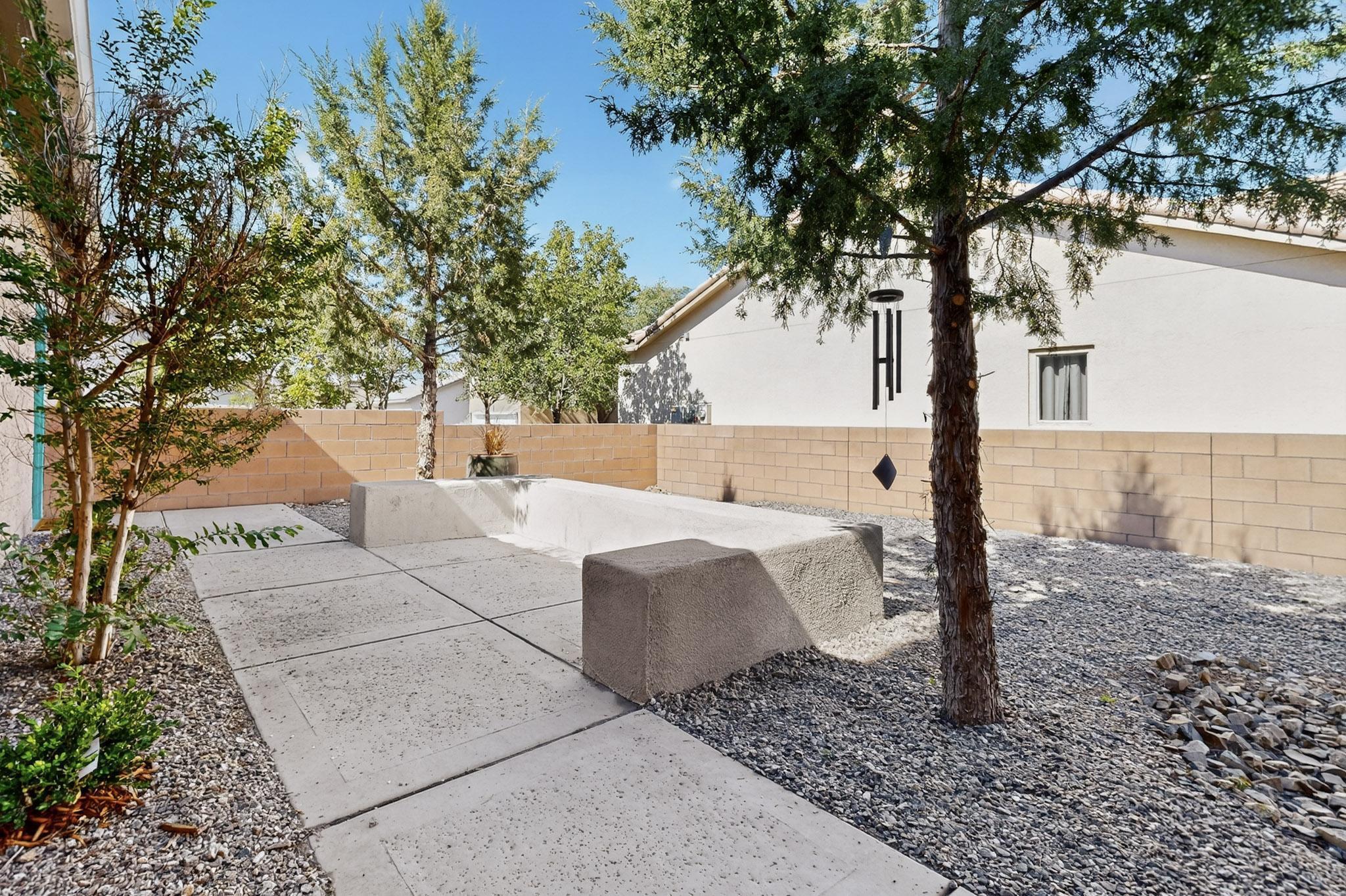 5719 BOURKE-WHITE Drive SE