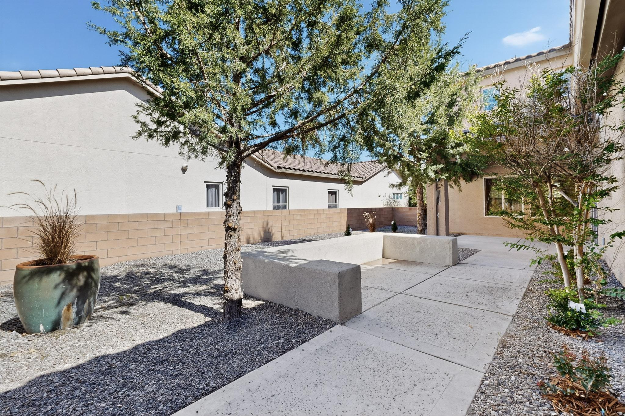 5719 BOURKE-WHITE Drive SE