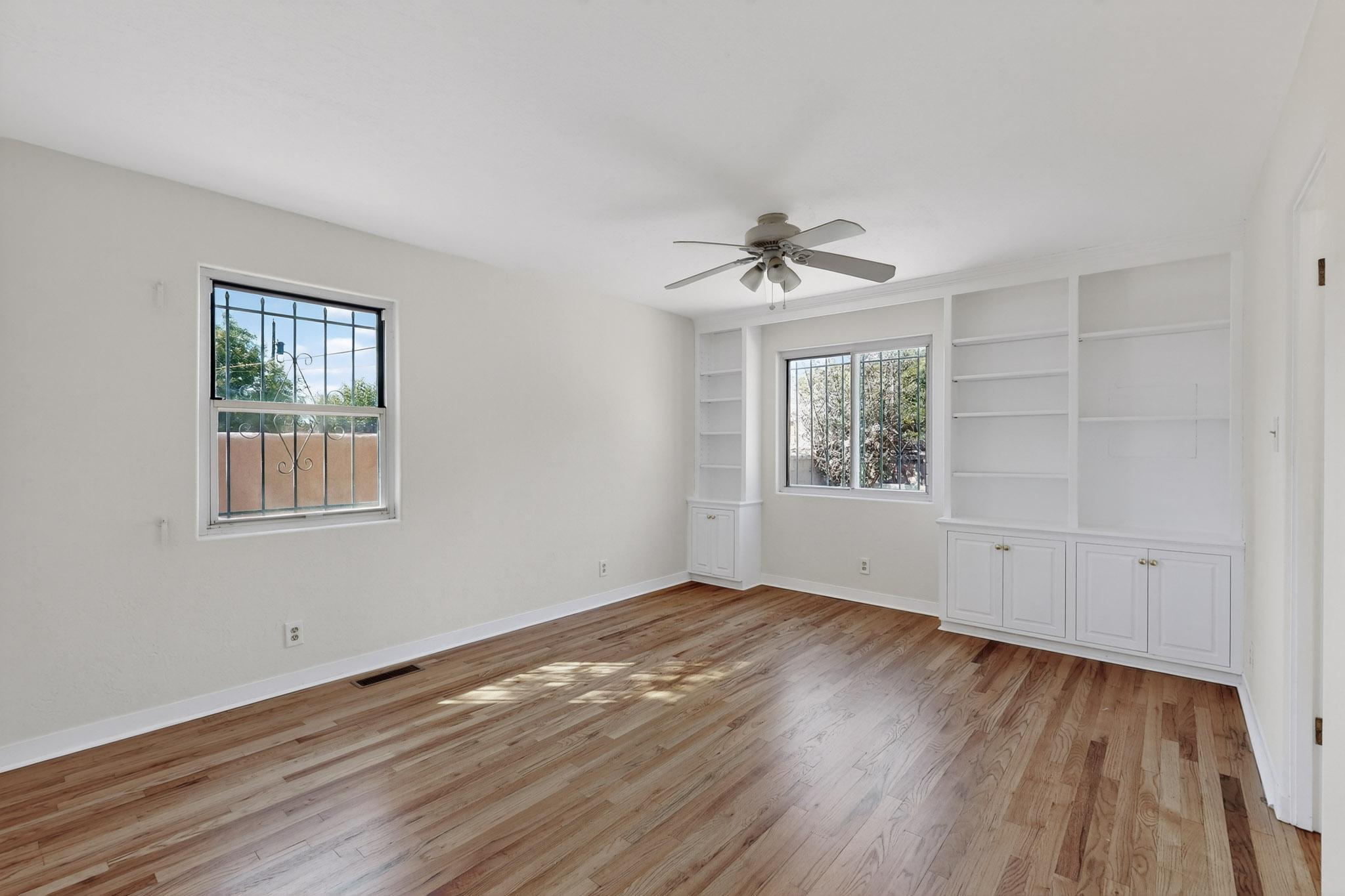 329 LAGUAYRA Drive NE