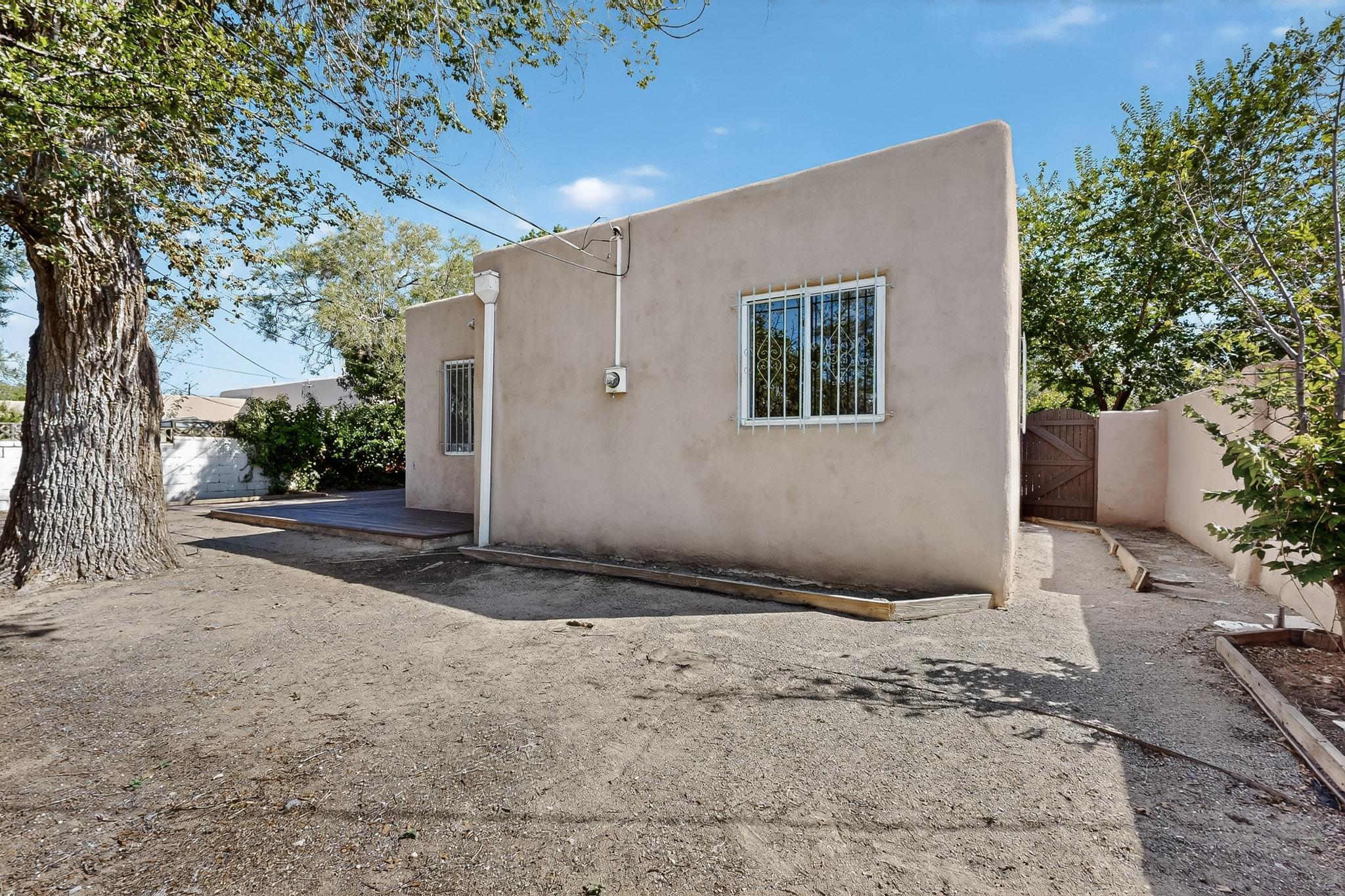 329 LAGUAYRA Drive NE