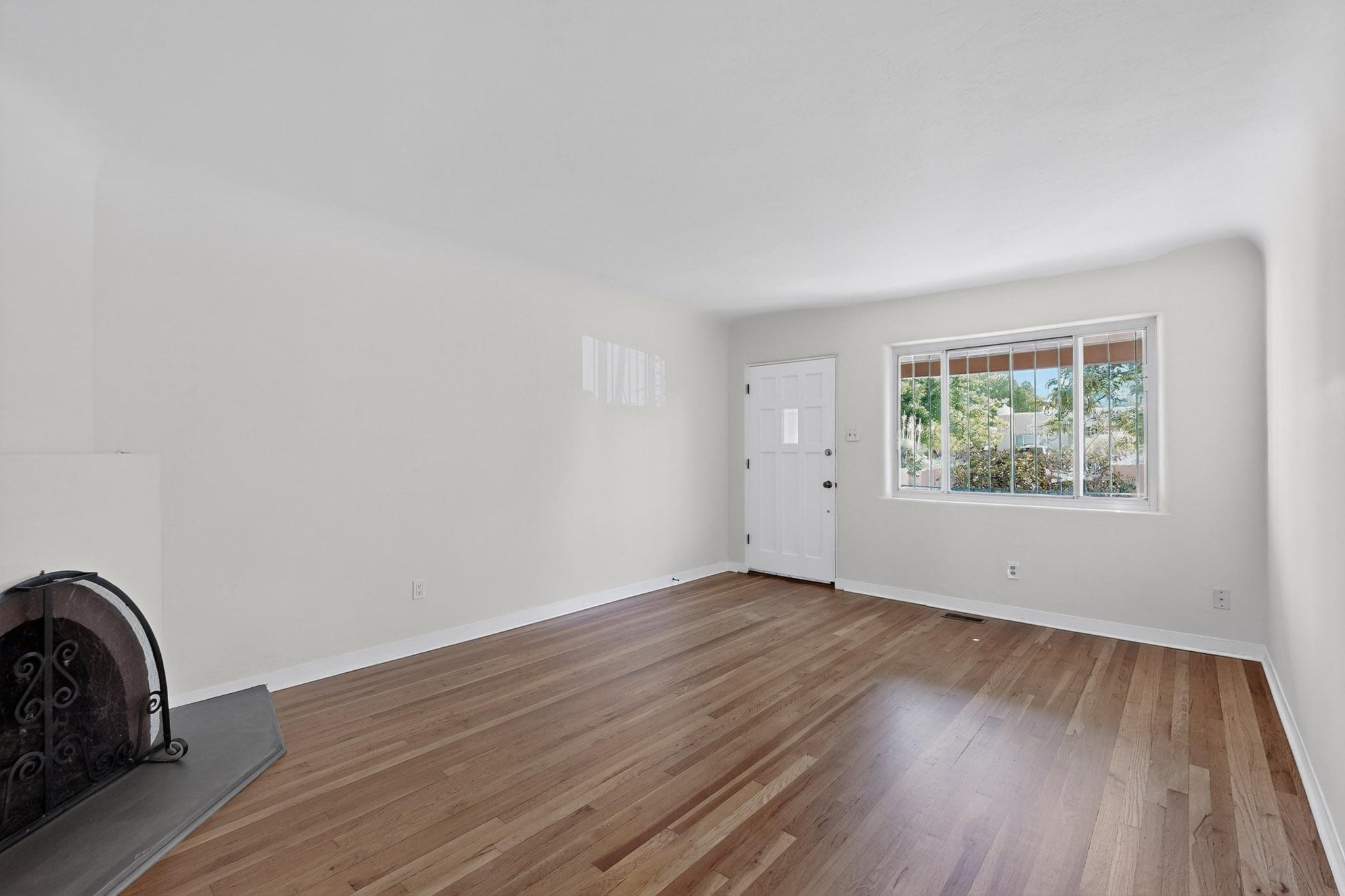 329 LAGUAYRA Drive NE