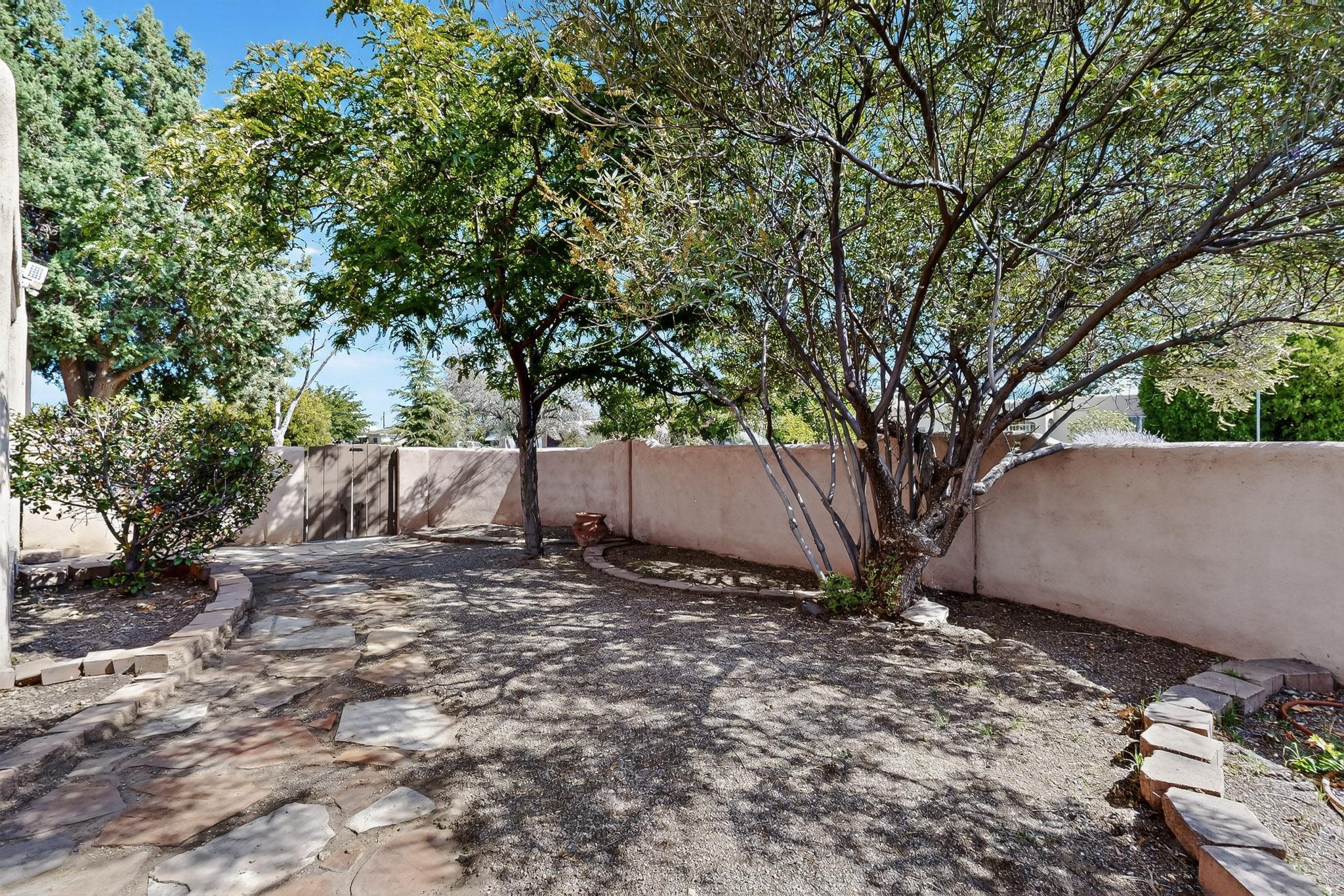 329 LAGUAYRA Drive NE