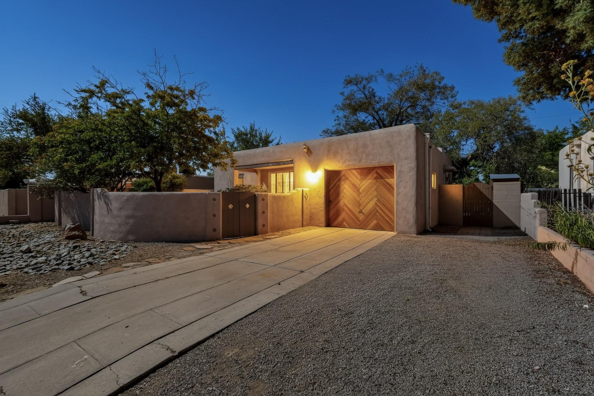 329 LAGUAYRA Drive NE