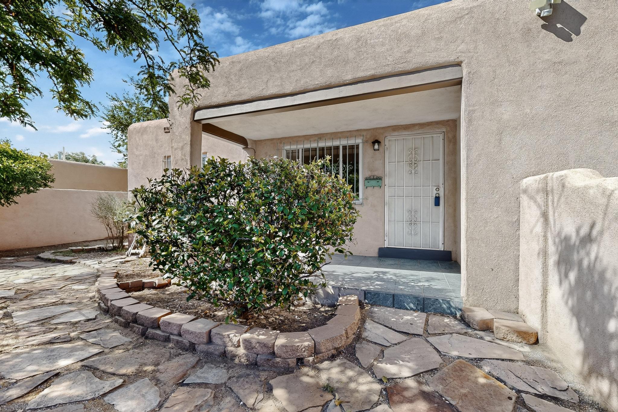 329 LAGUAYRA Drive NE