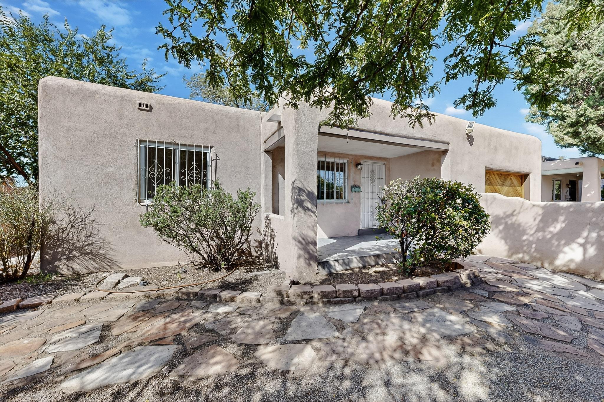 329 LAGUAYRA Drive NE