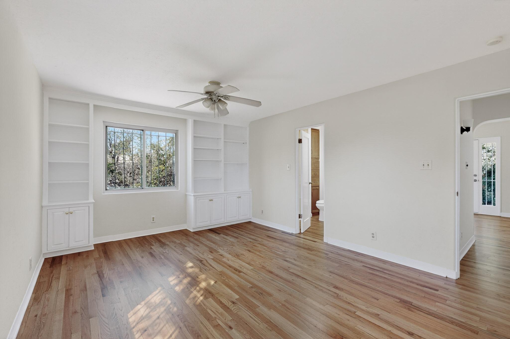 329 LAGUAYRA Drive NE