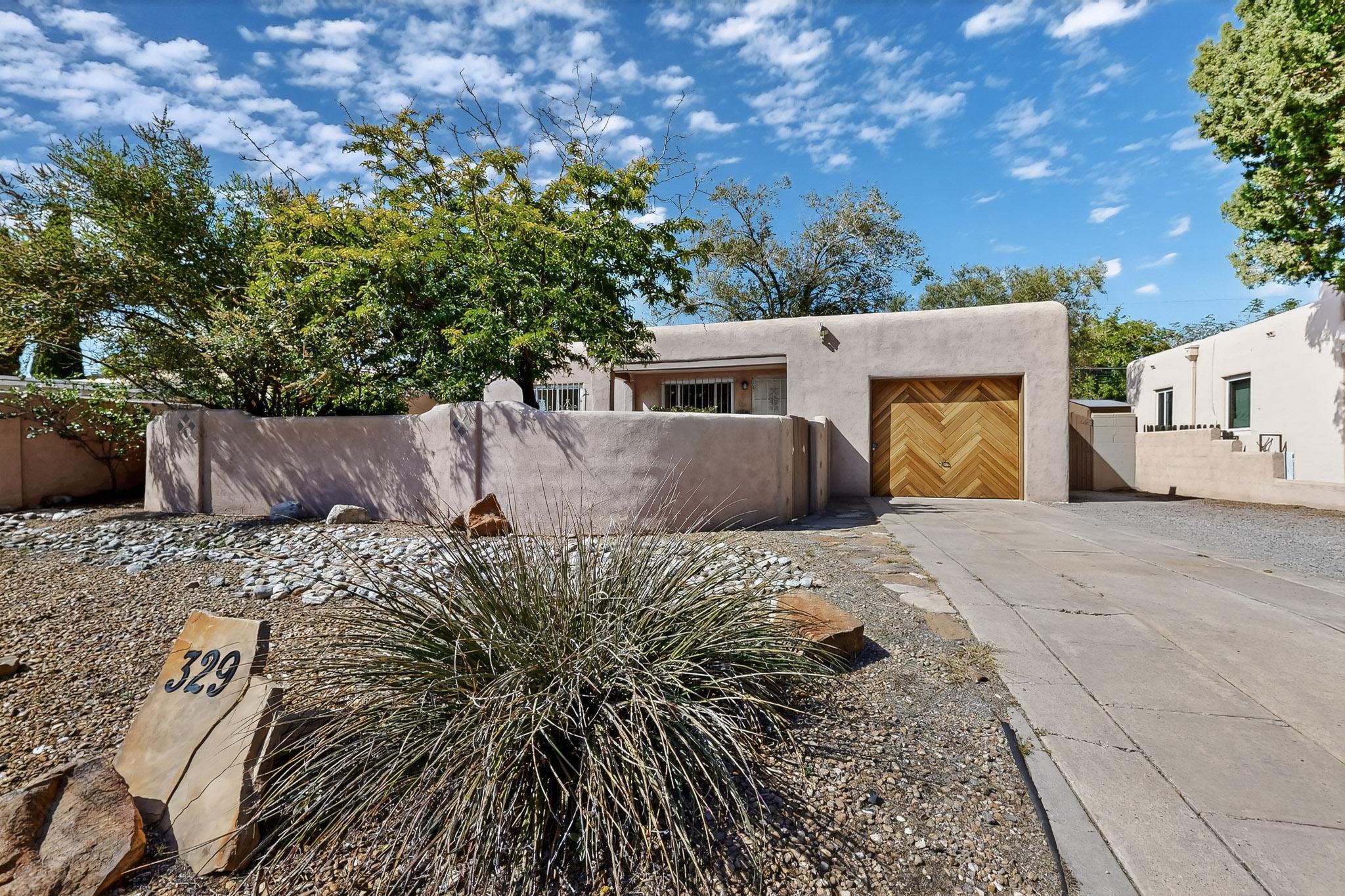 329 LAGUAYRA Drive NE