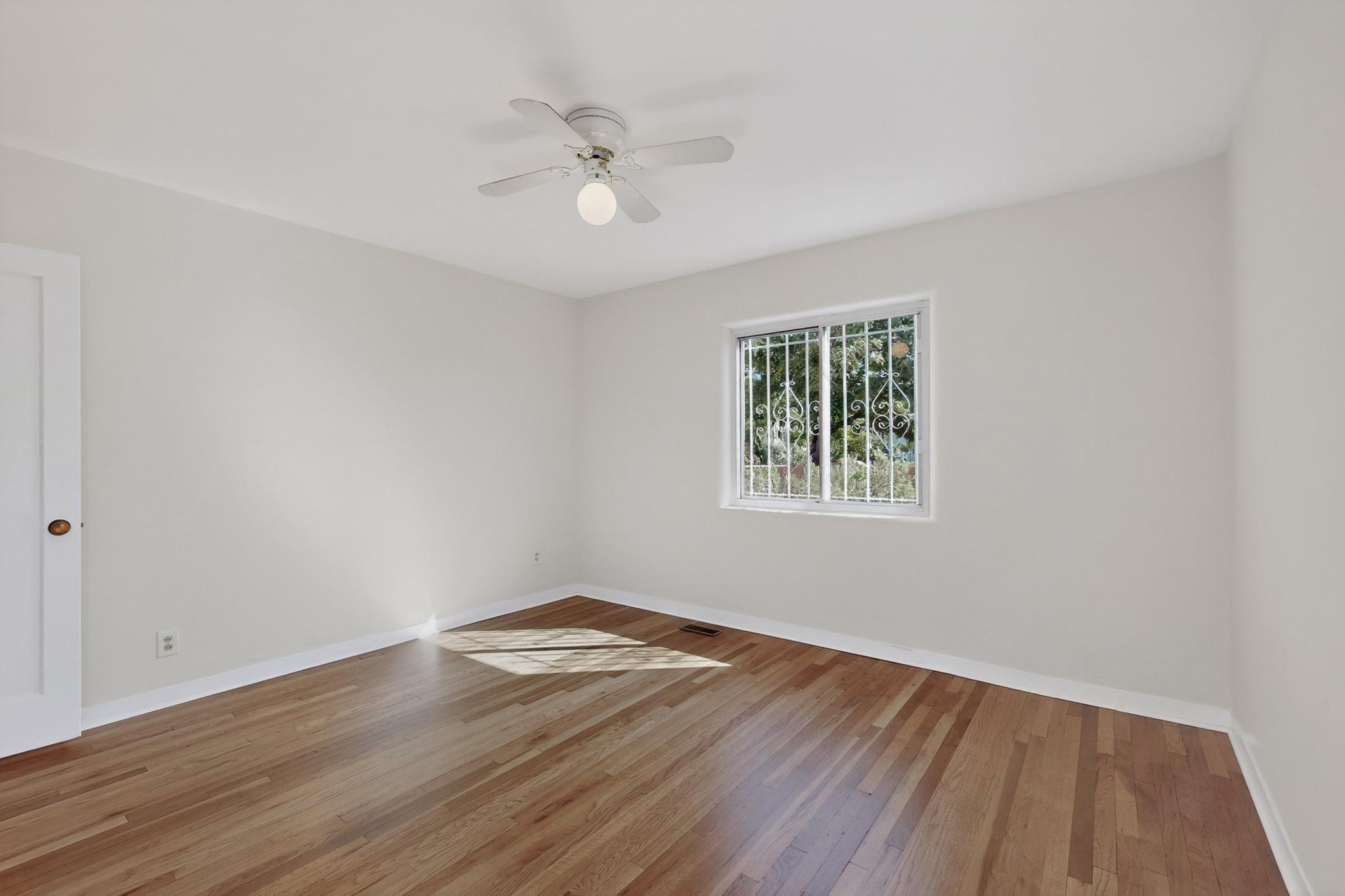 329 LAGUAYRA Drive NE