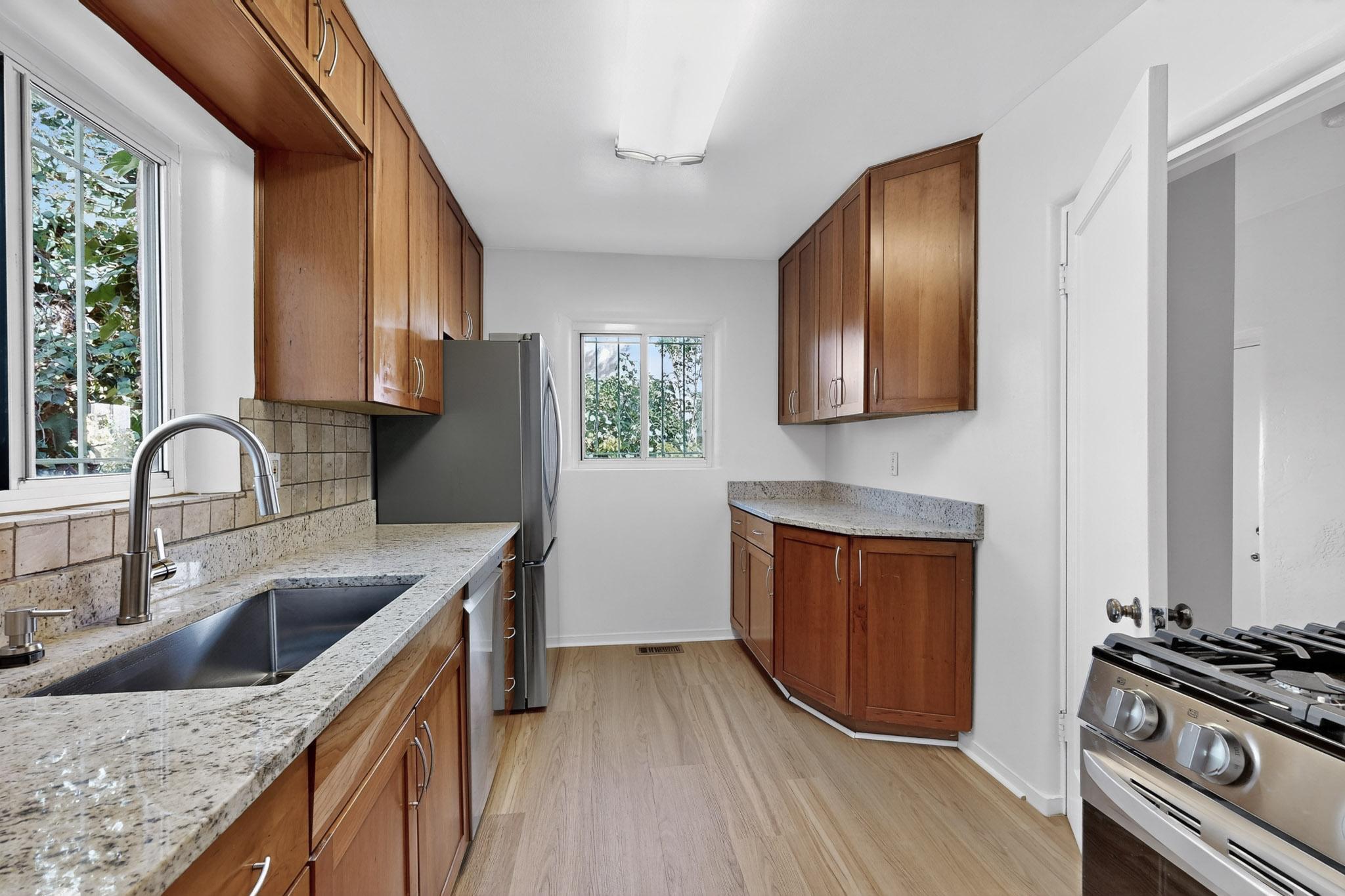 329 LAGUAYRA Drive NE