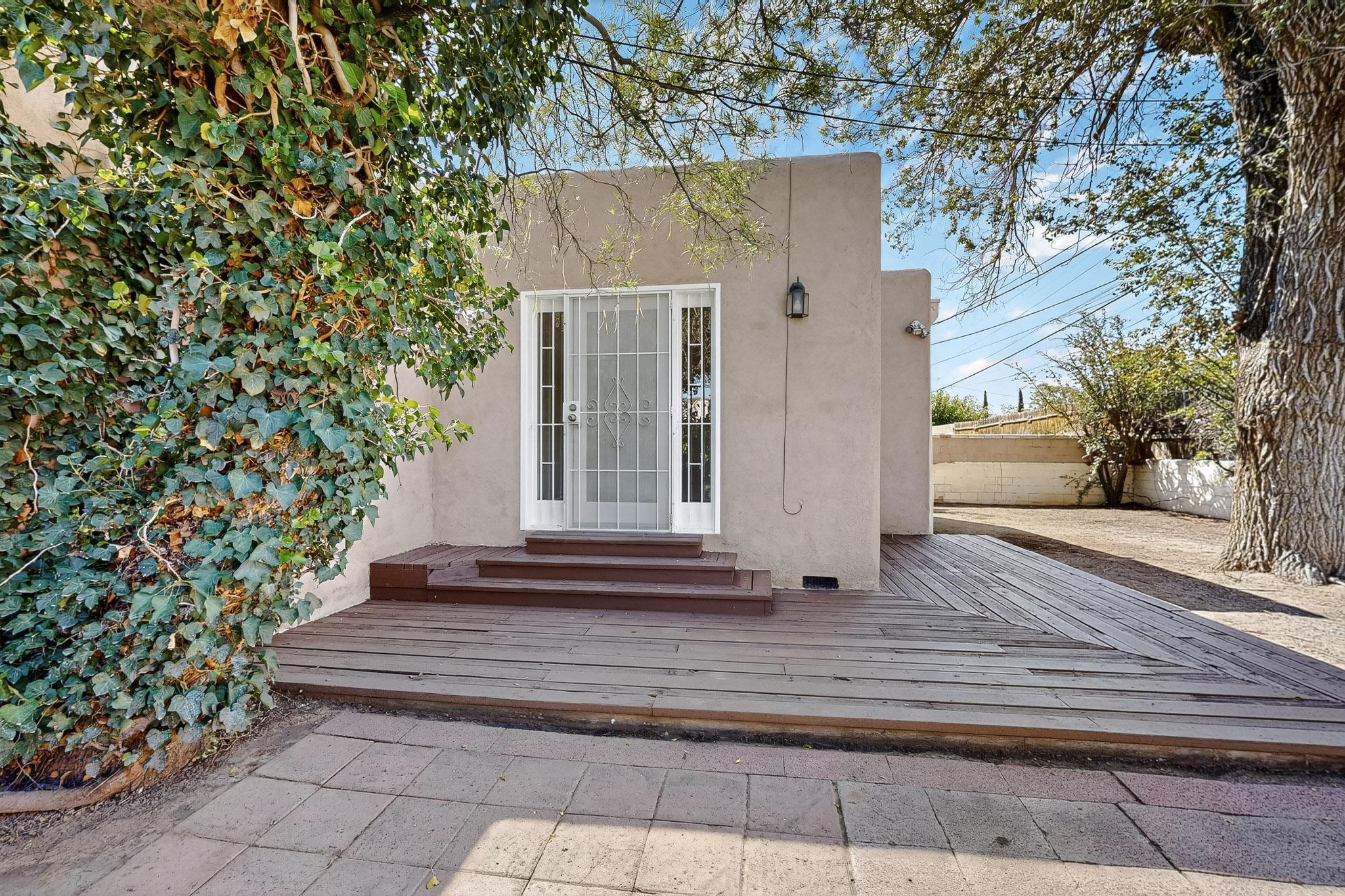 329 LAGUAYRA Drive NE