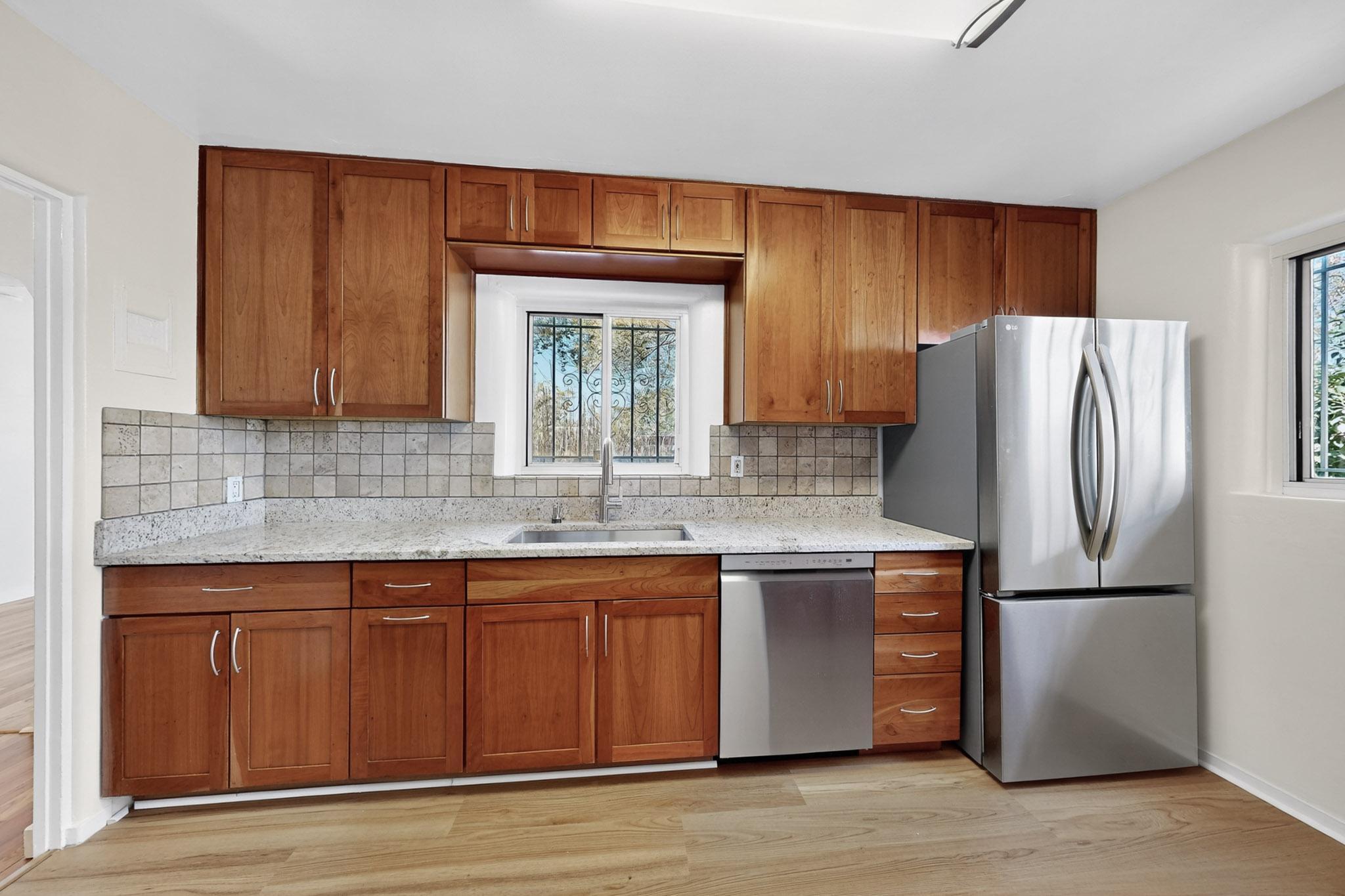 329 LAGUAYRA Drive NE