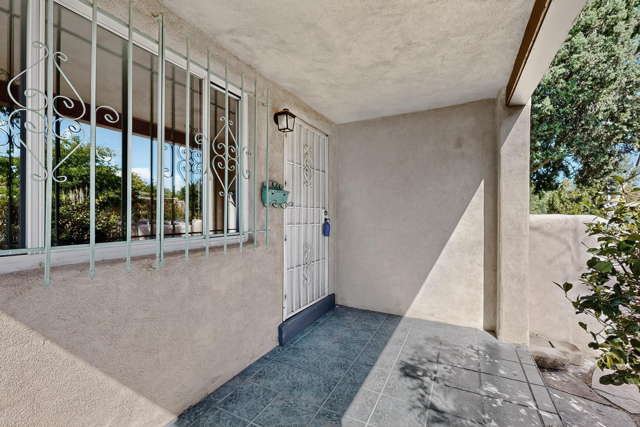 329 LAGUAYRA Drive NE