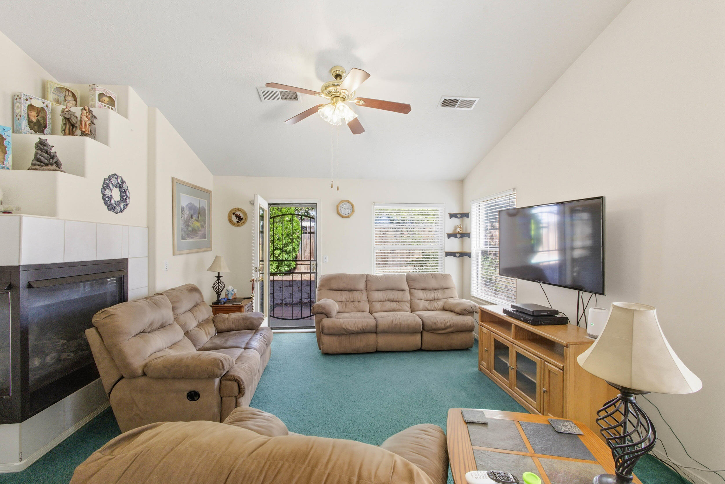 1520 AVENIDA LAS BRISAS NW