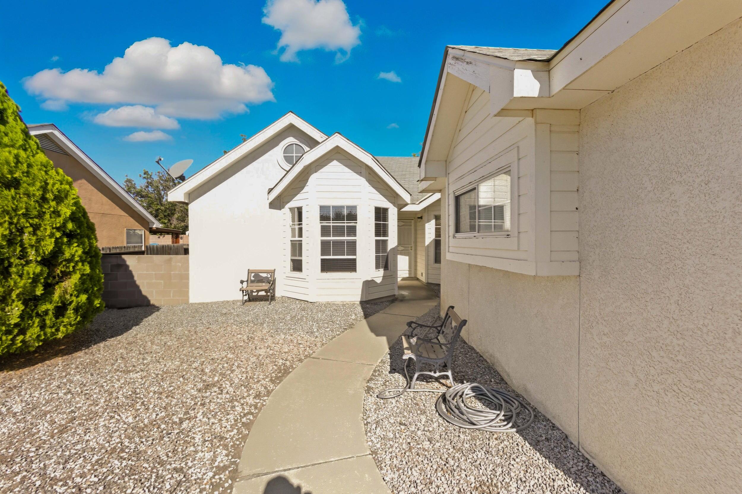 1520 AVENIDA LAS BRISAS NW