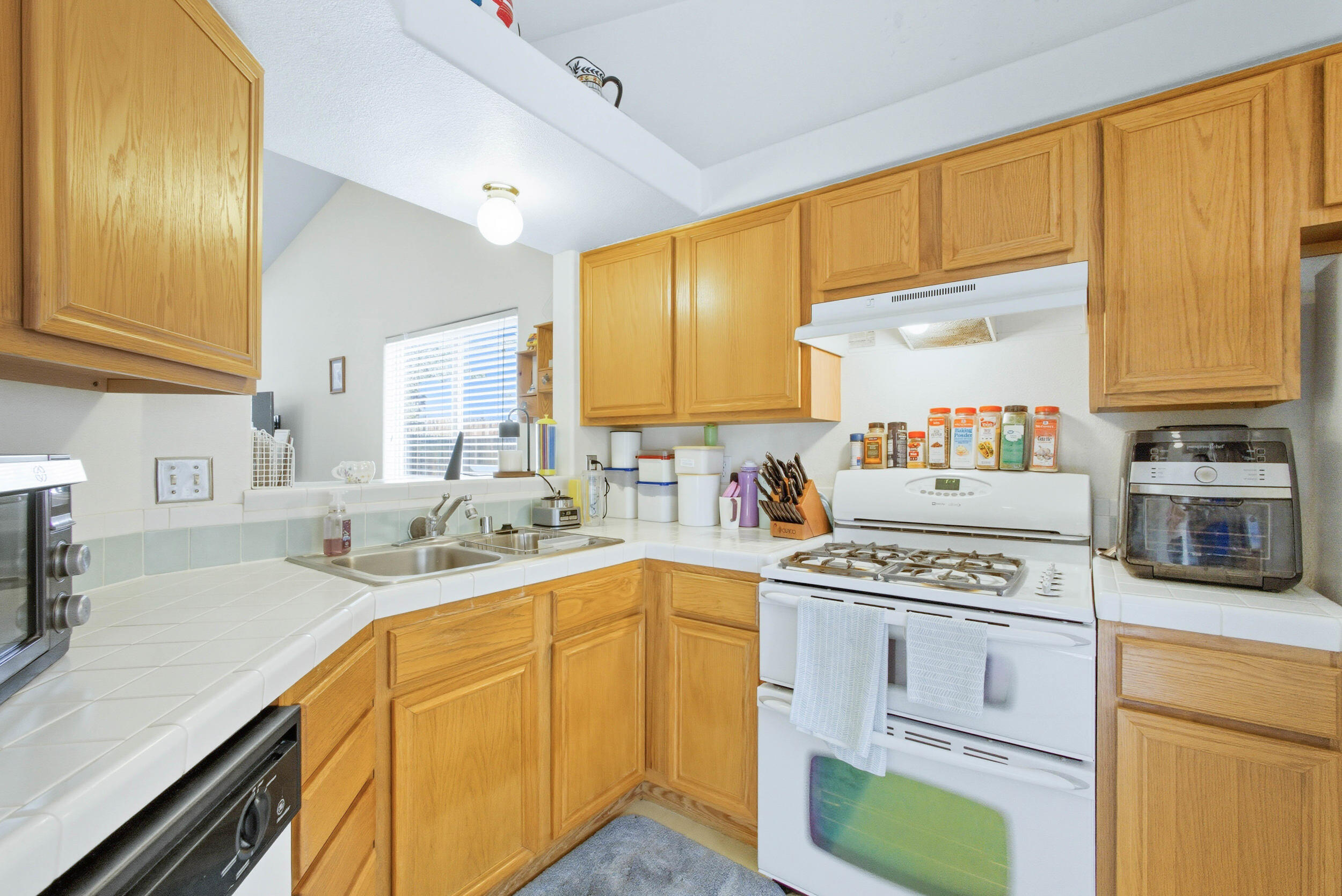 1520 AVENIDA LAS BRISAS NW