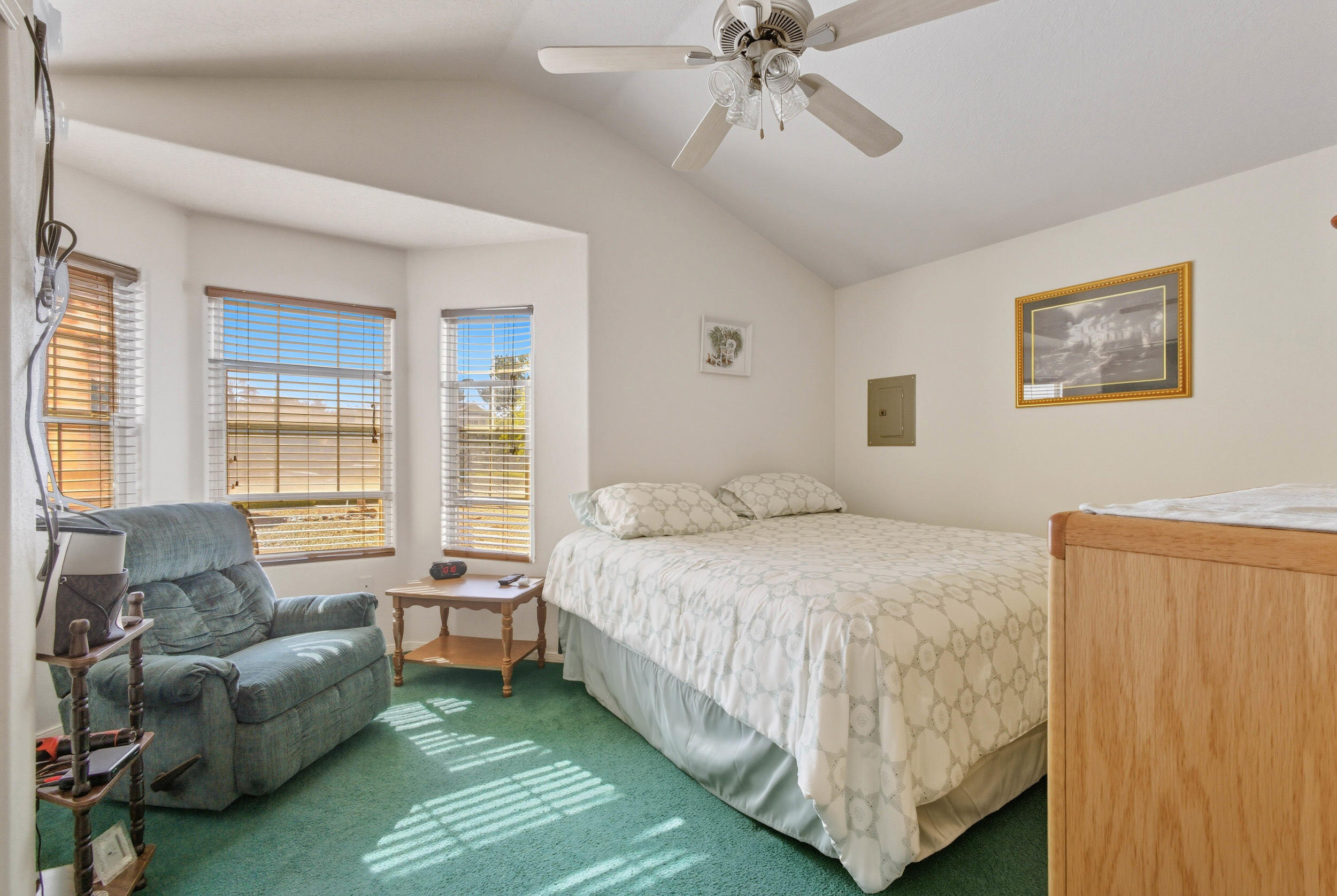 1520 AVENIDA LAS BRISAS NW