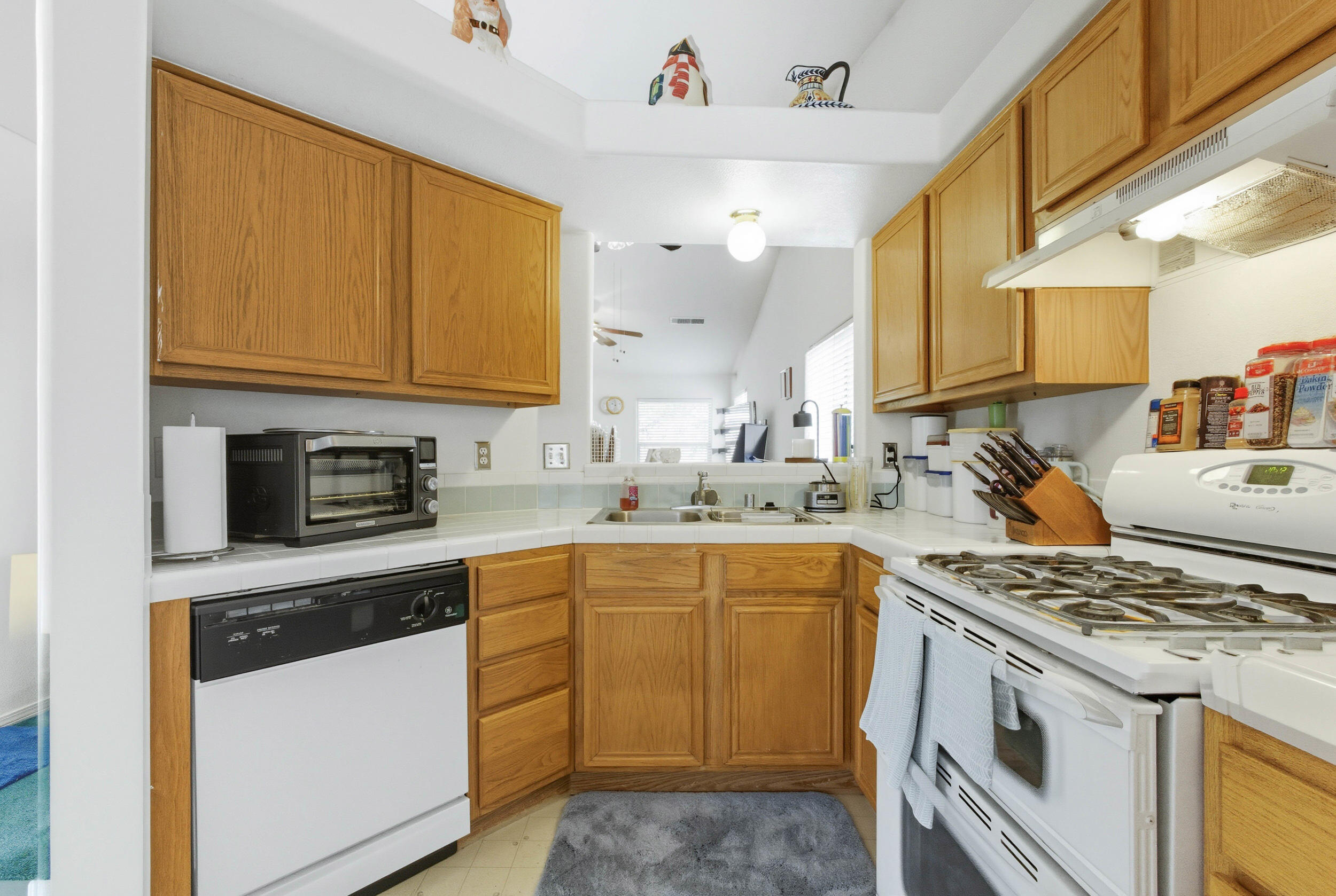 1520 AVENIDA LAS BRISAS NW