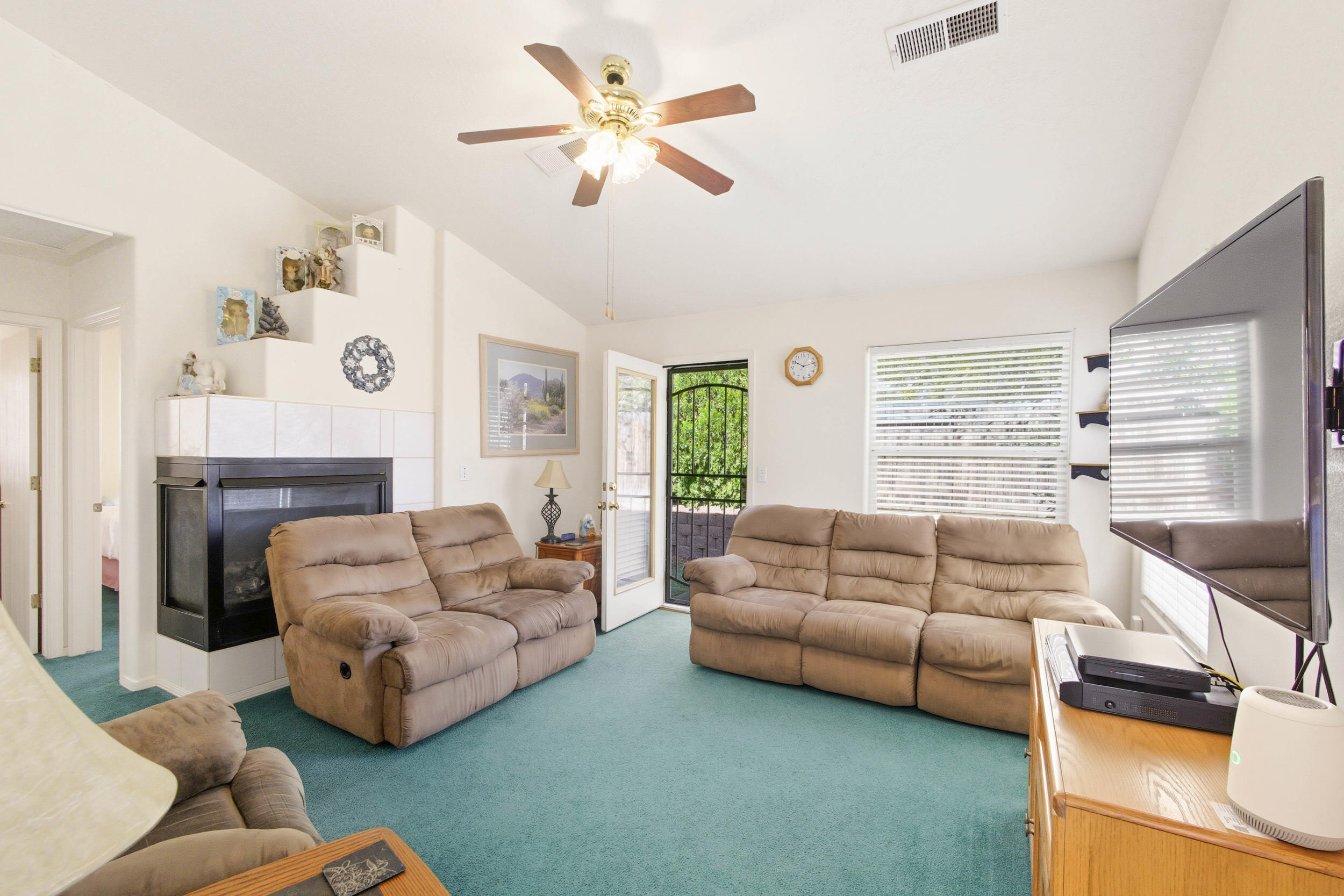 1520 AVENIDA LAS BRISAS NW